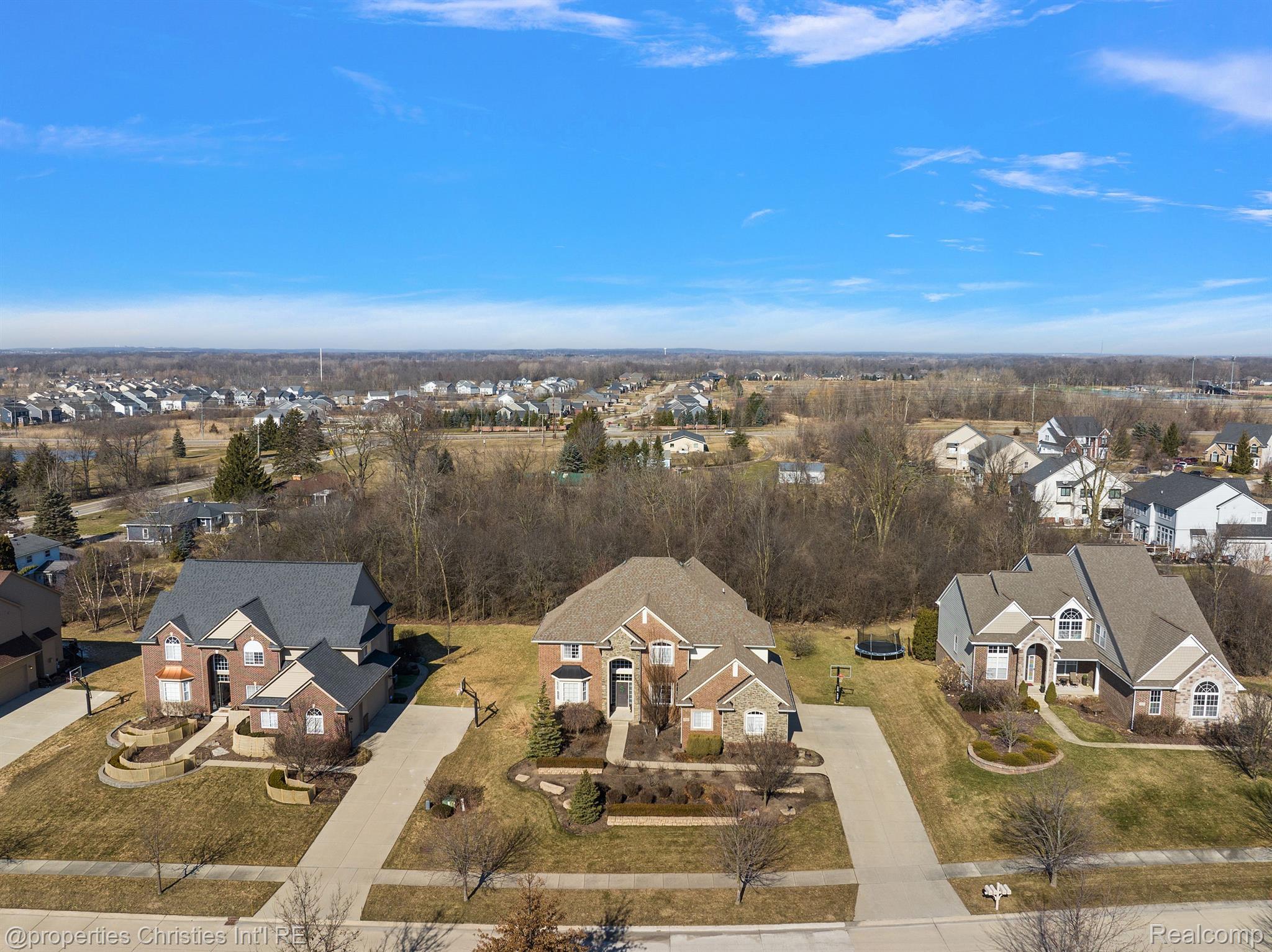 52860 WILLOWBROOK Drive