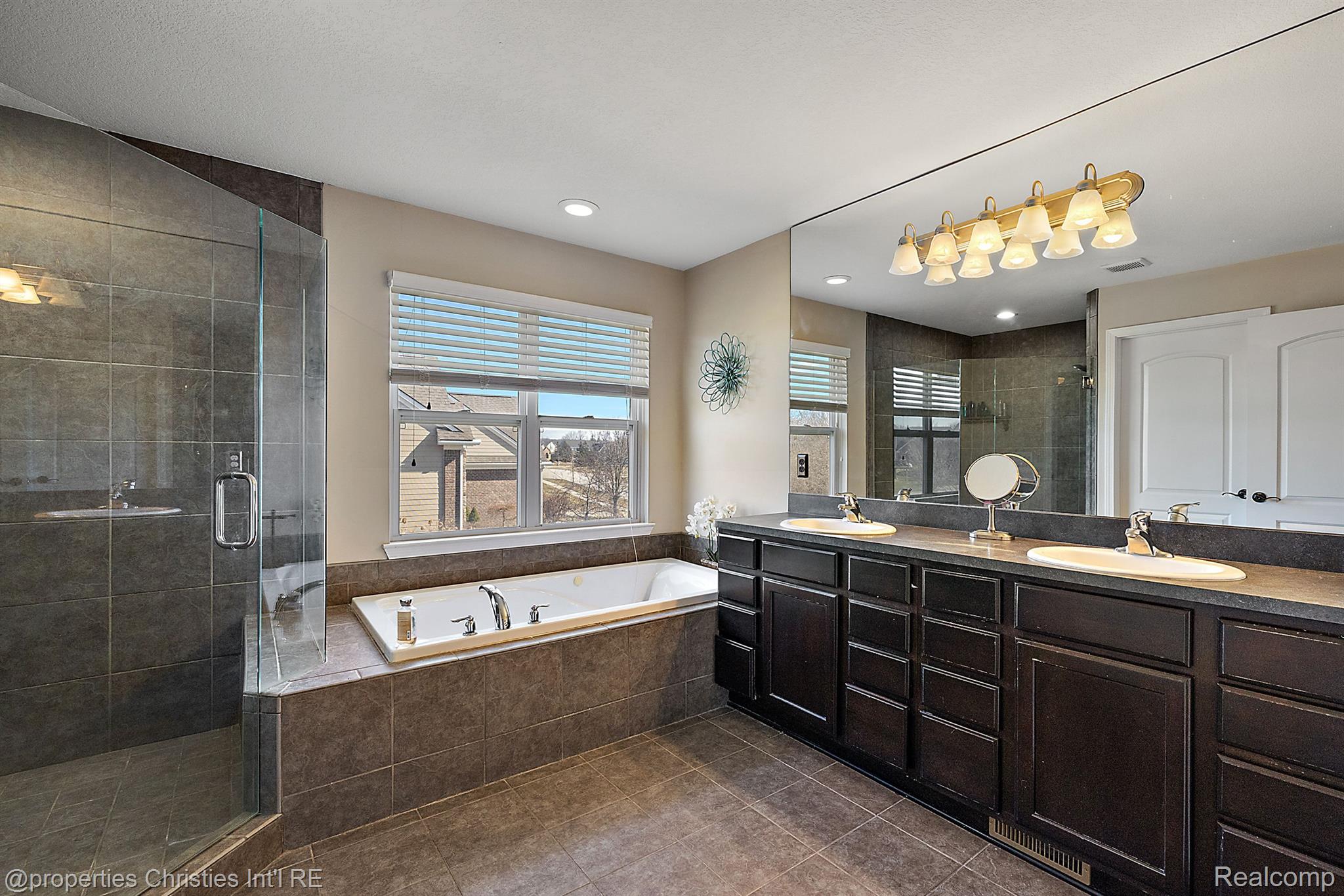 52860 WILLOWBROOK Drive