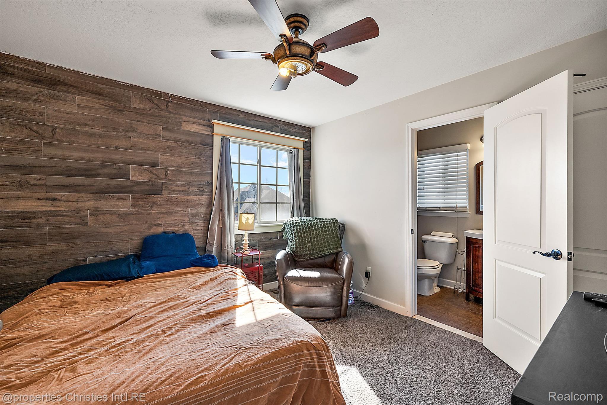 52860 WILLOWBROOK Drive