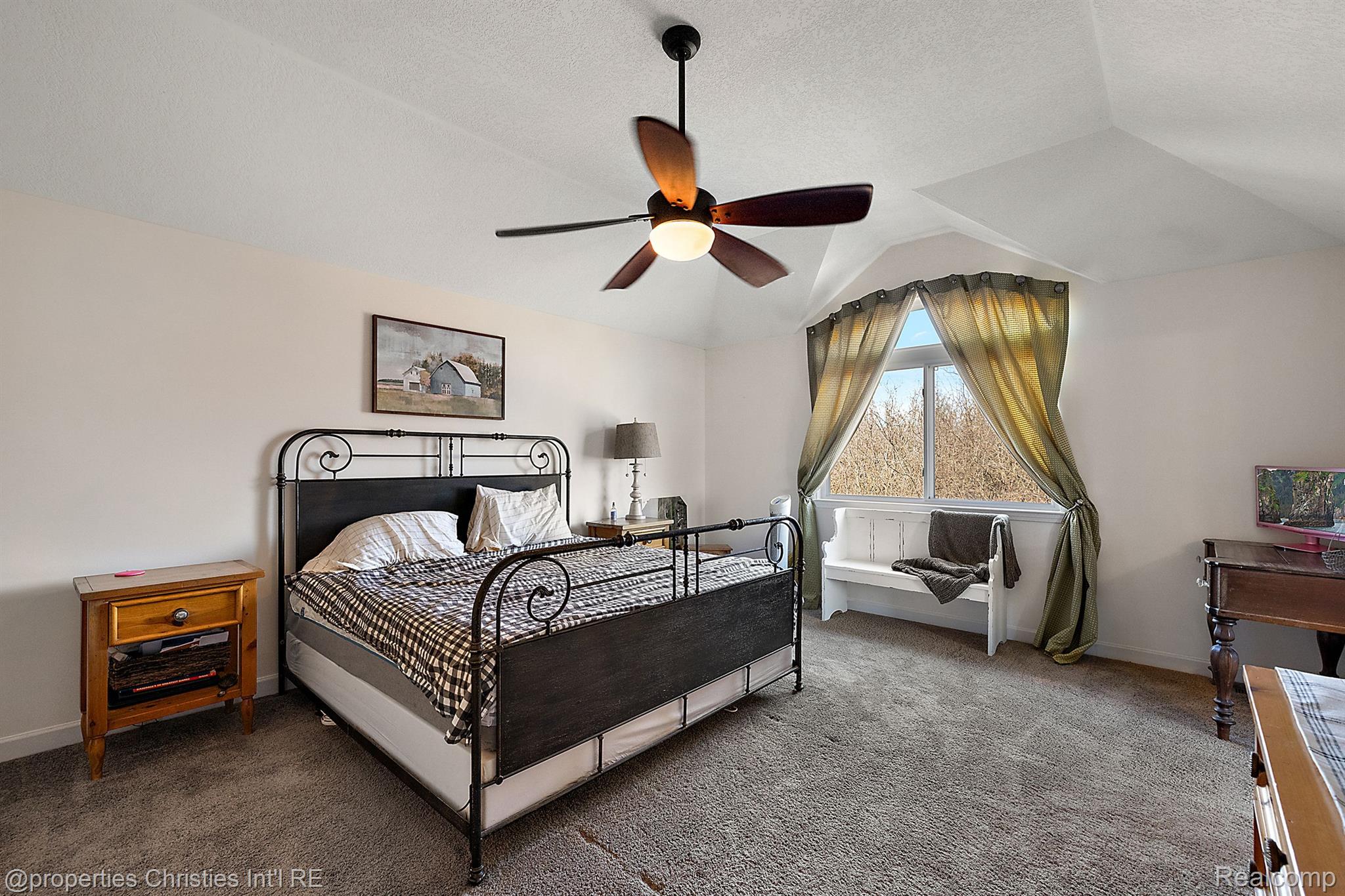 52860 WILLOWBROOK Drive