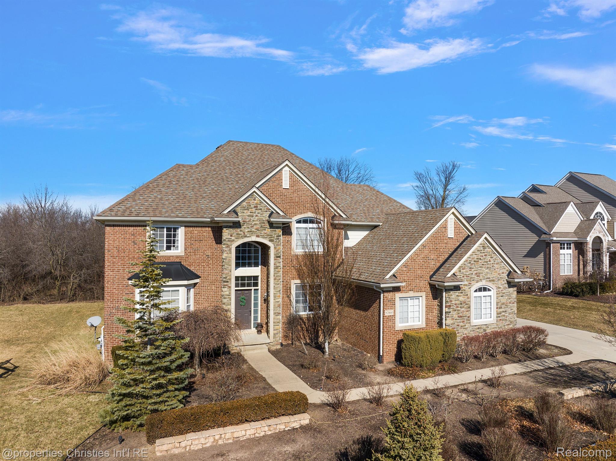 52860 WILLOWBROOK Drive