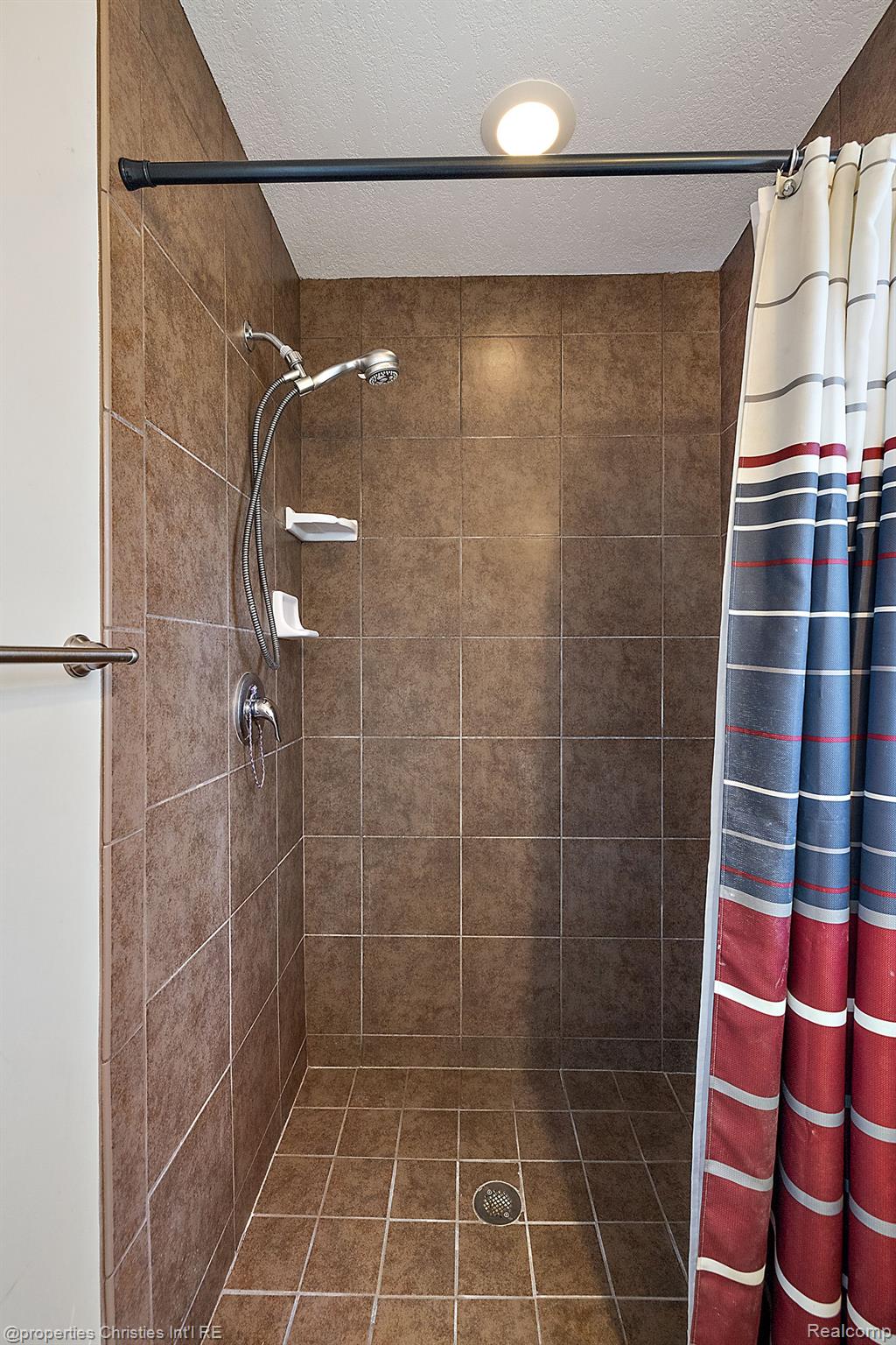 52860 WILLOWBROOK Drive