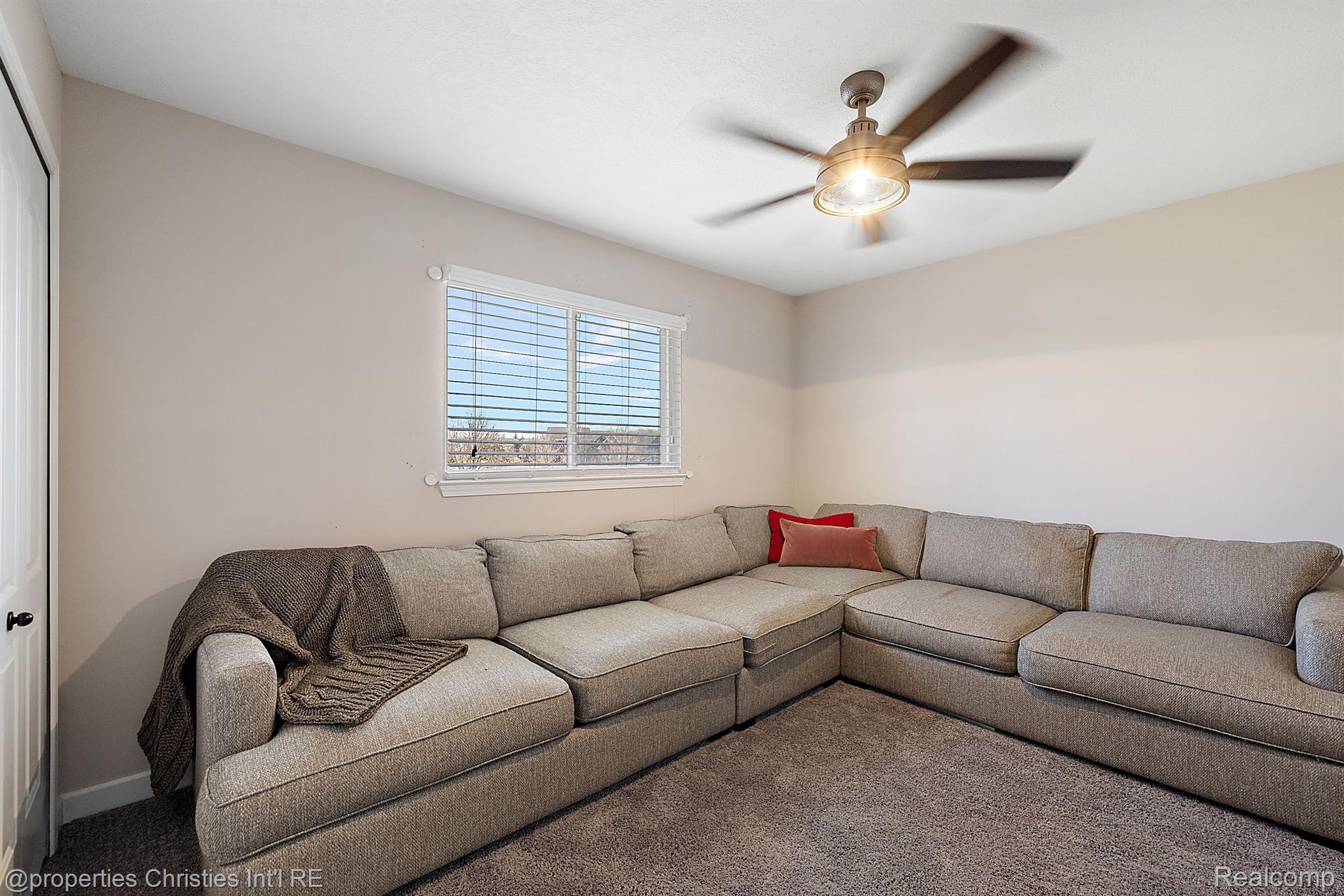 52860 WILLOWBROOK Drive