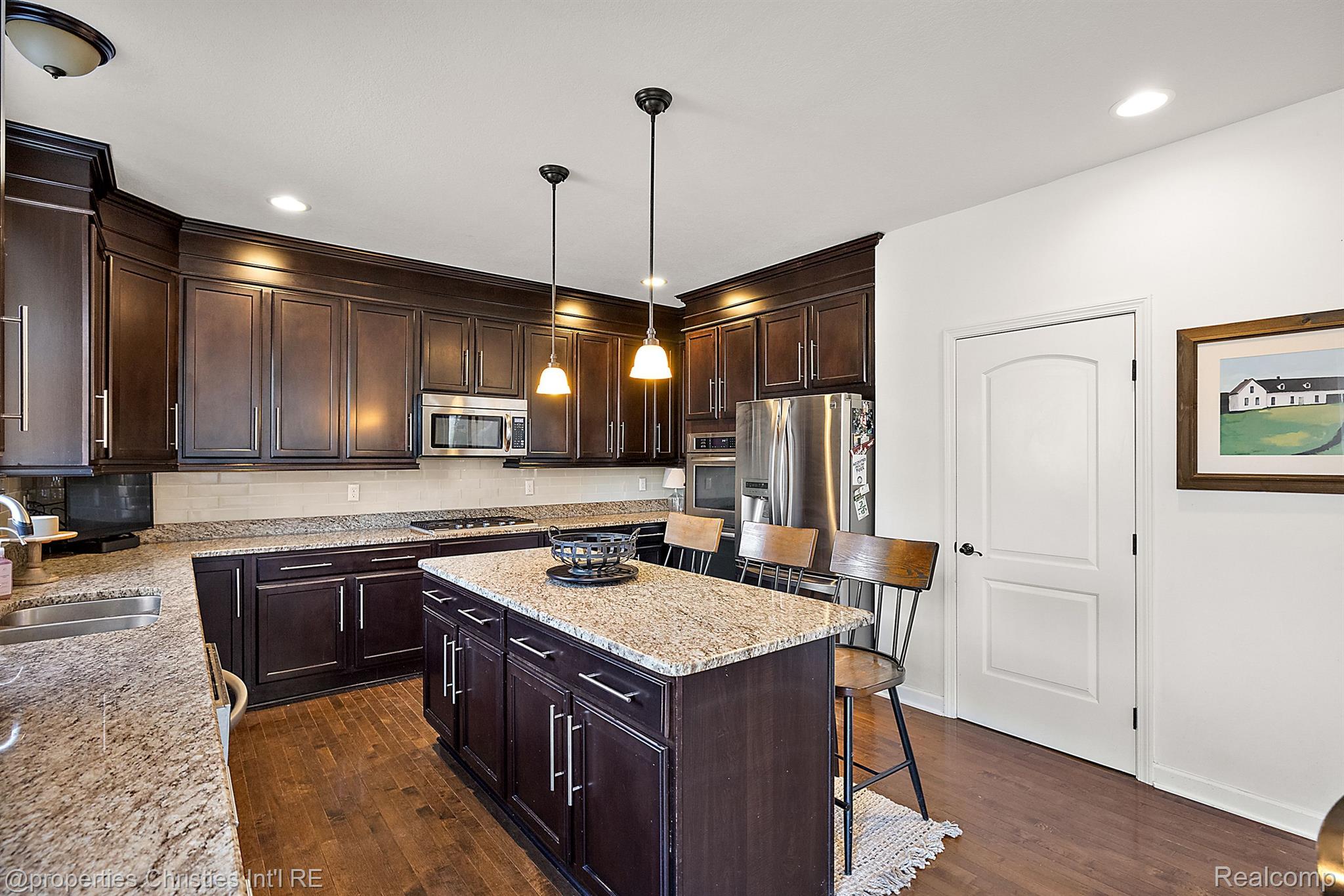 52860 WILLOWBROOK Drive