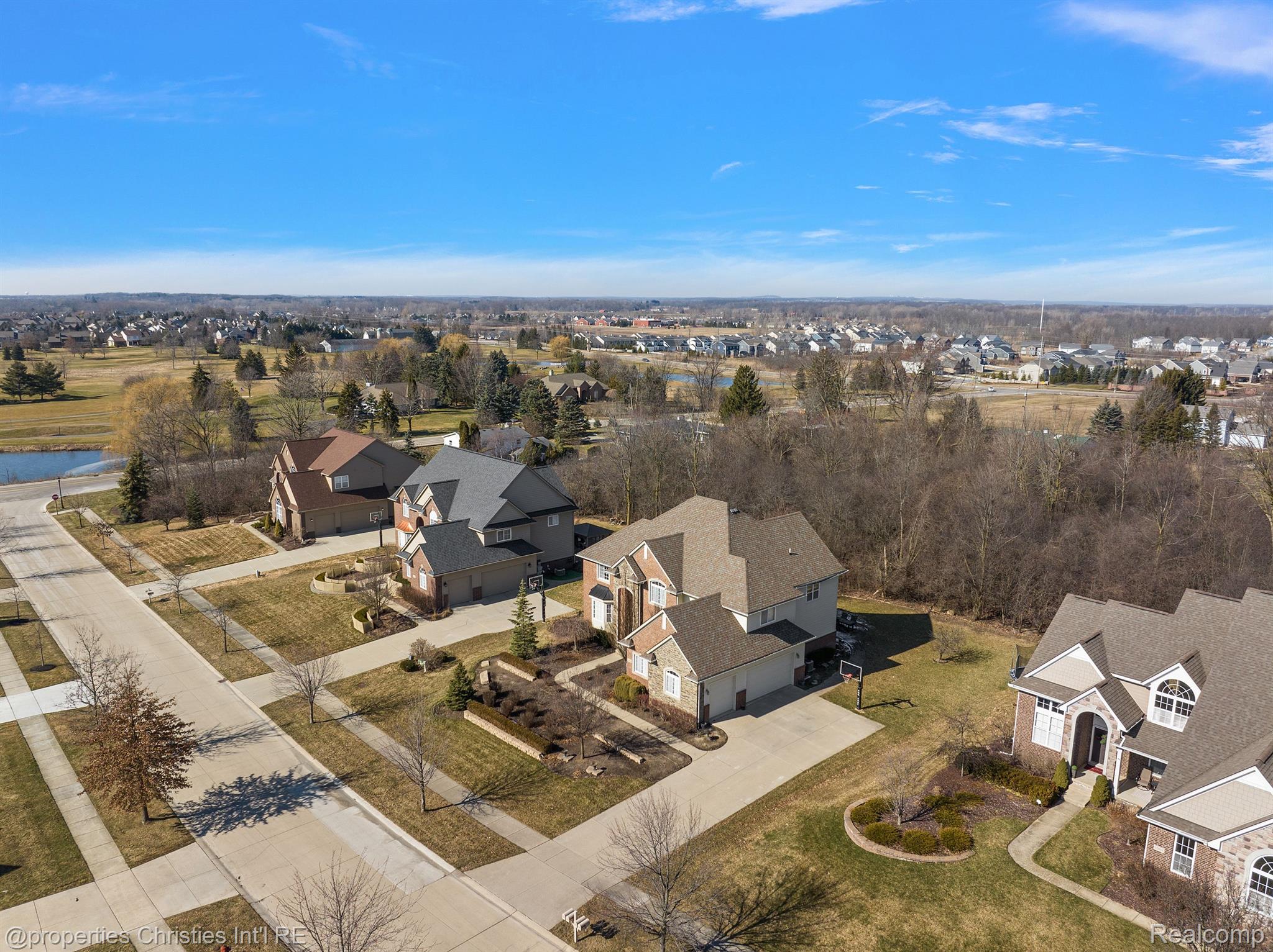 52860 WILLOWBROOK Drive