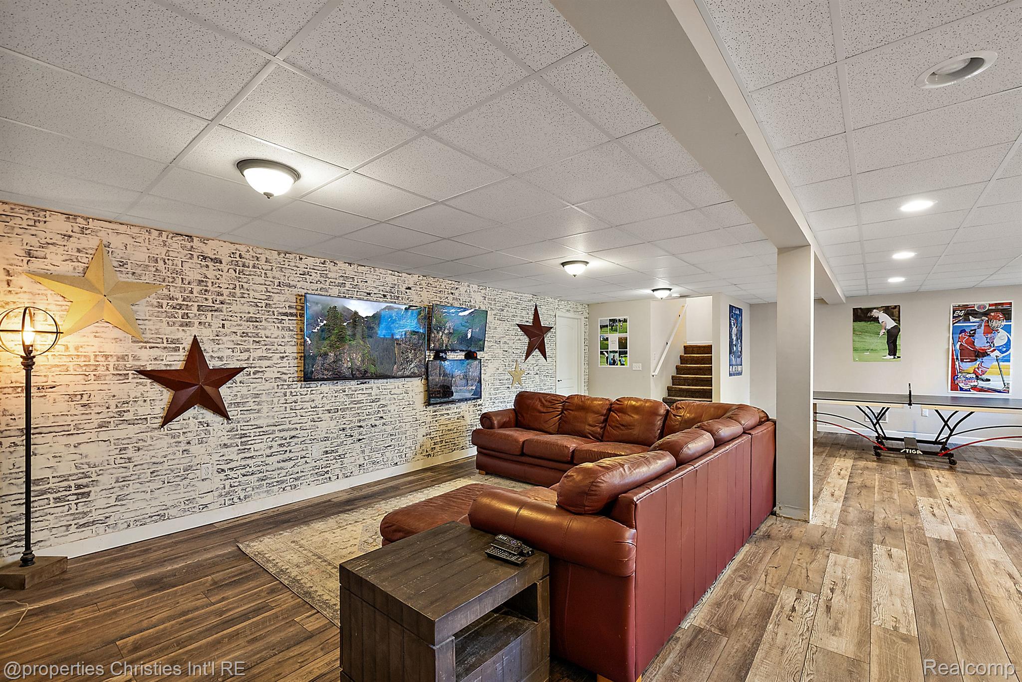 52860 WILLOWBROOK Drive