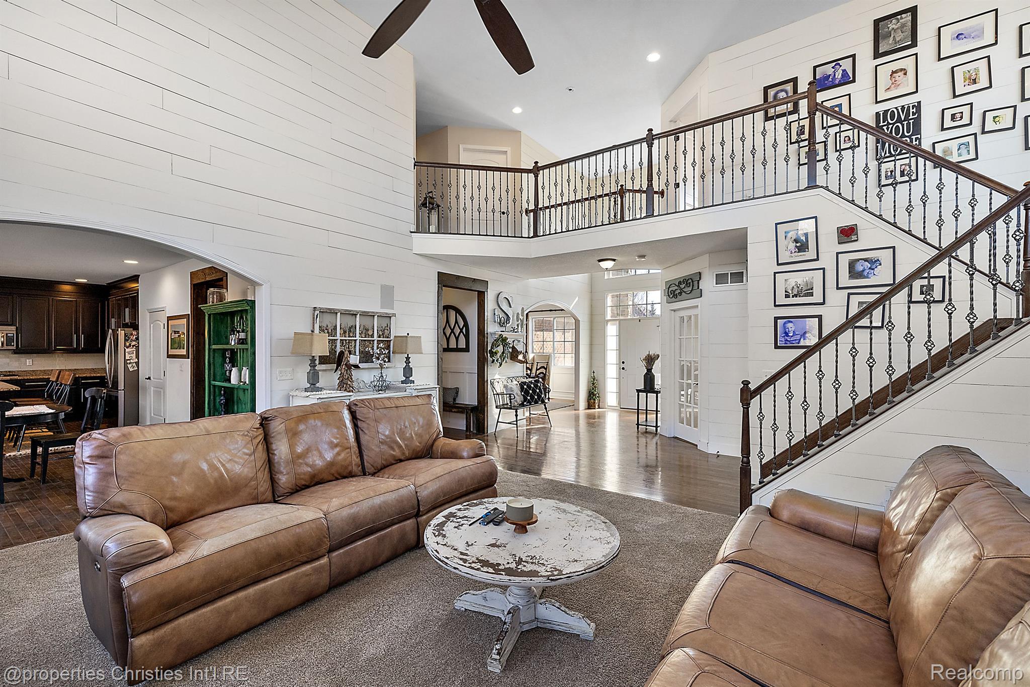 52860 WILLOWBROOK Drive