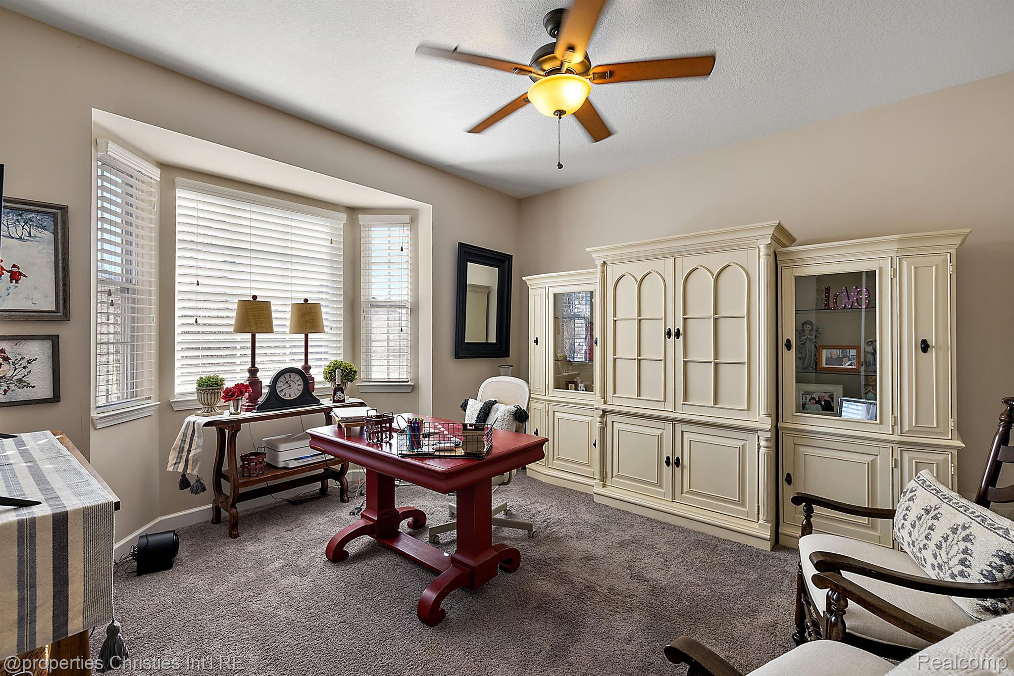 52860 WILLOWBROOK Drive