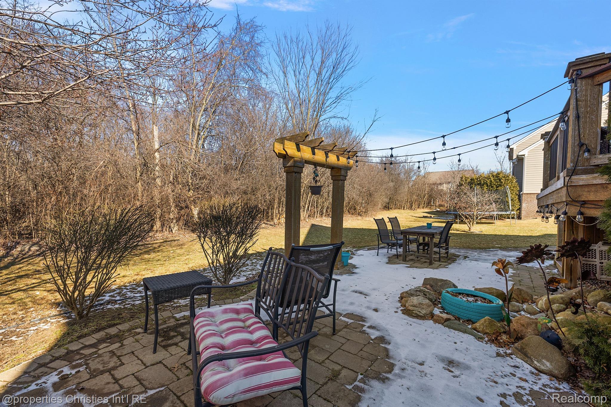 52860 WILLOWBROOK Drive