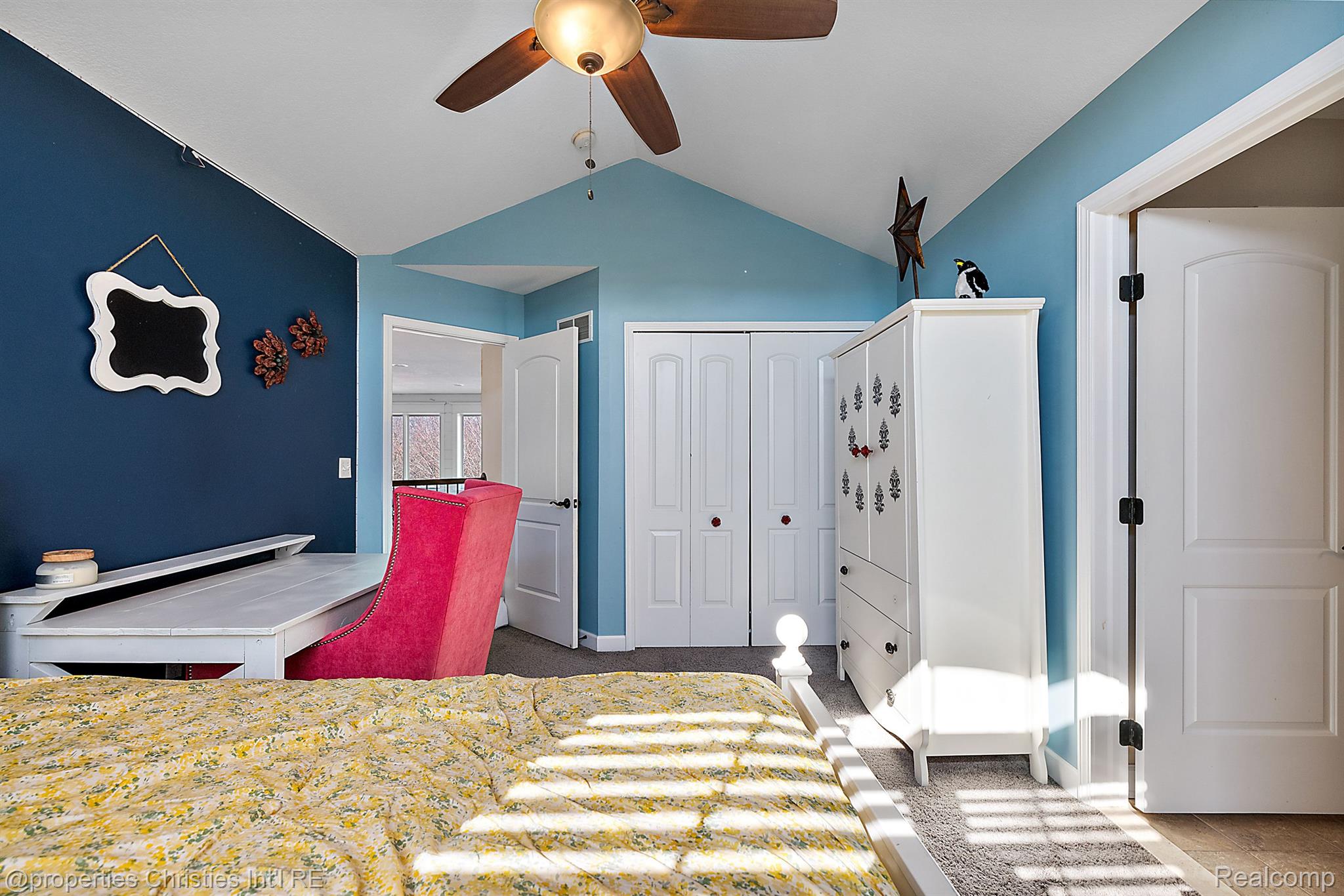 52860 WILLOWBROOK Drive