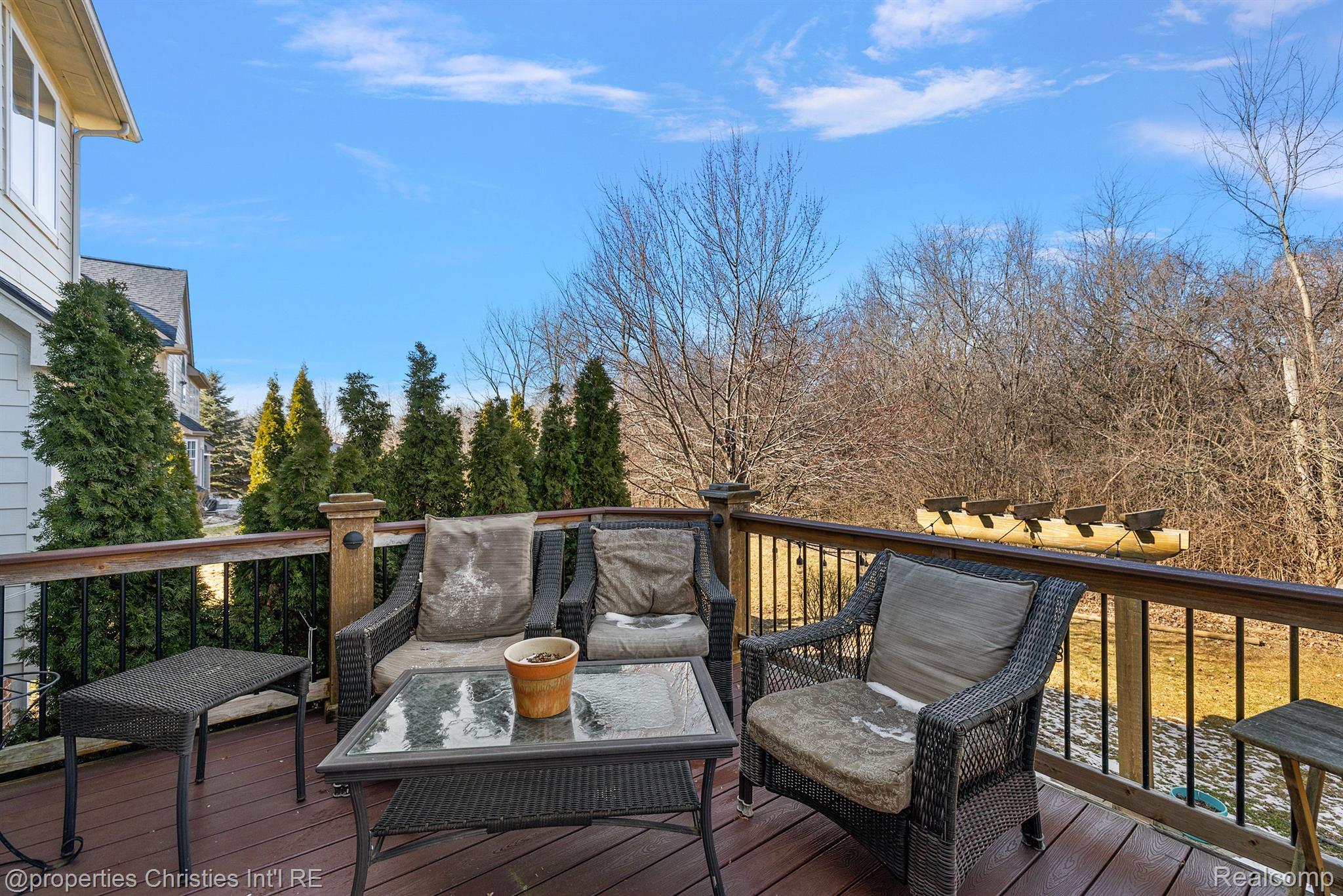 52860 WILLOWBROOK Drive