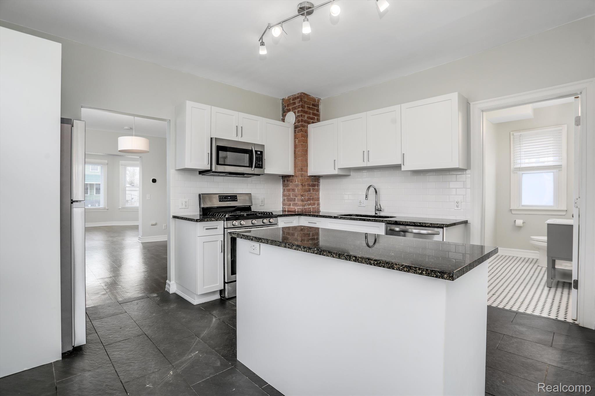 2514 Seyburn Street 1