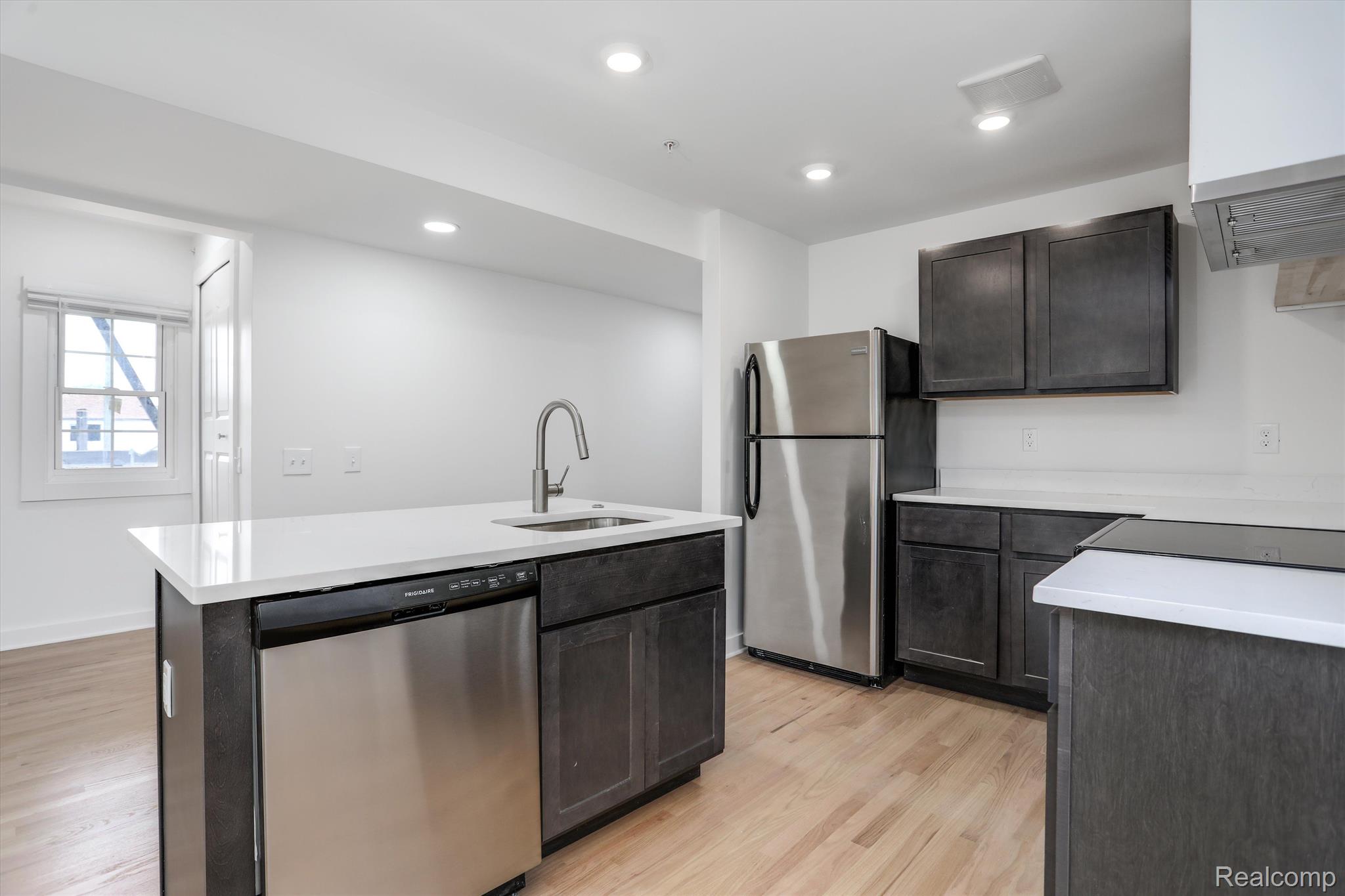 95 E Euclid Street 202