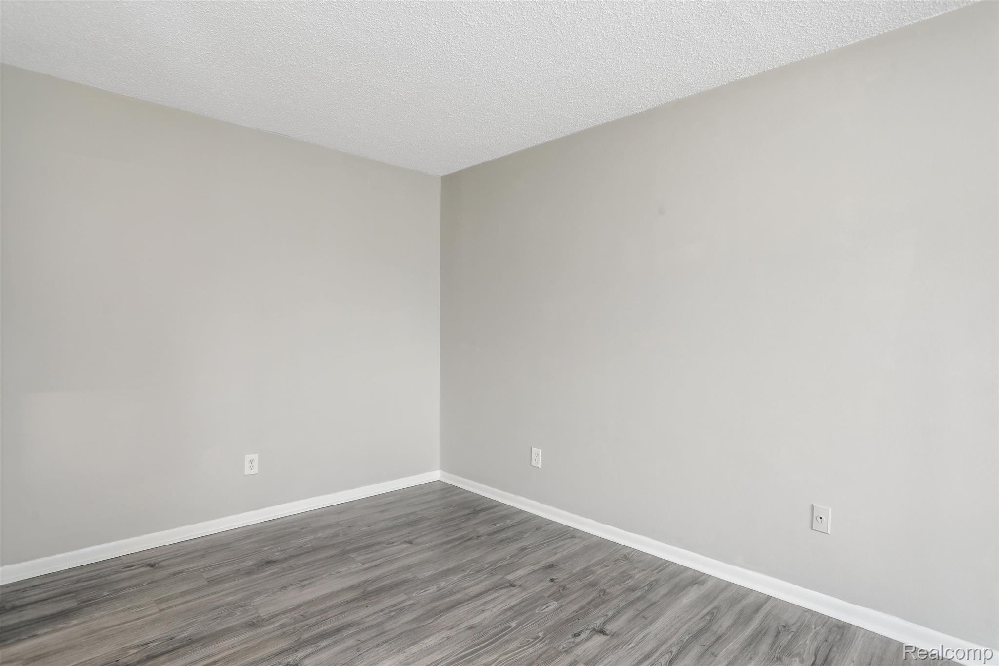 411 S Old Woodward Avenue 527