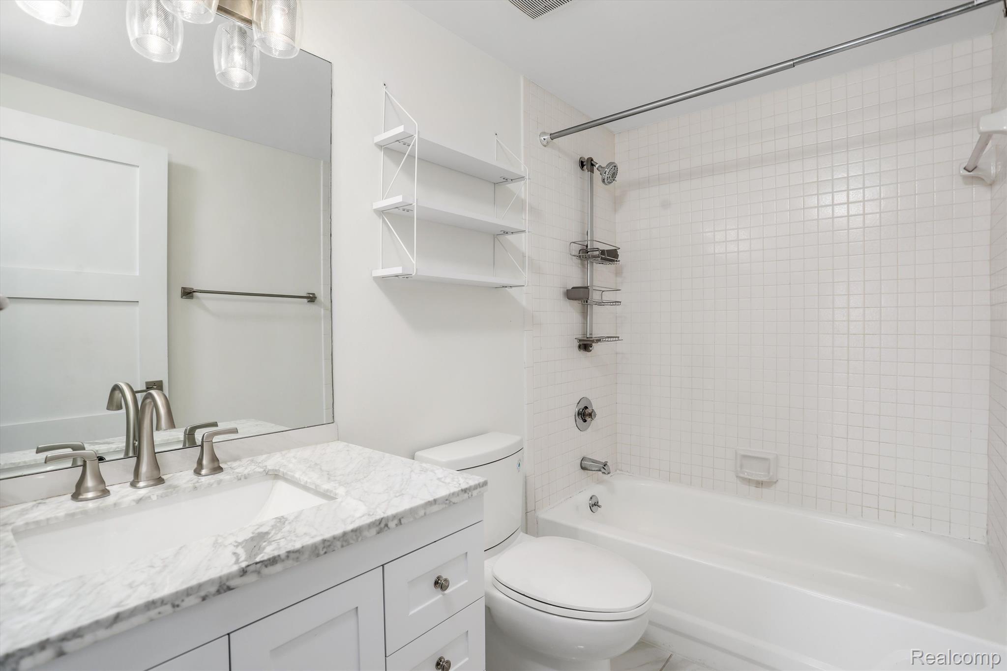 411 S Old Woodward Avenue 527