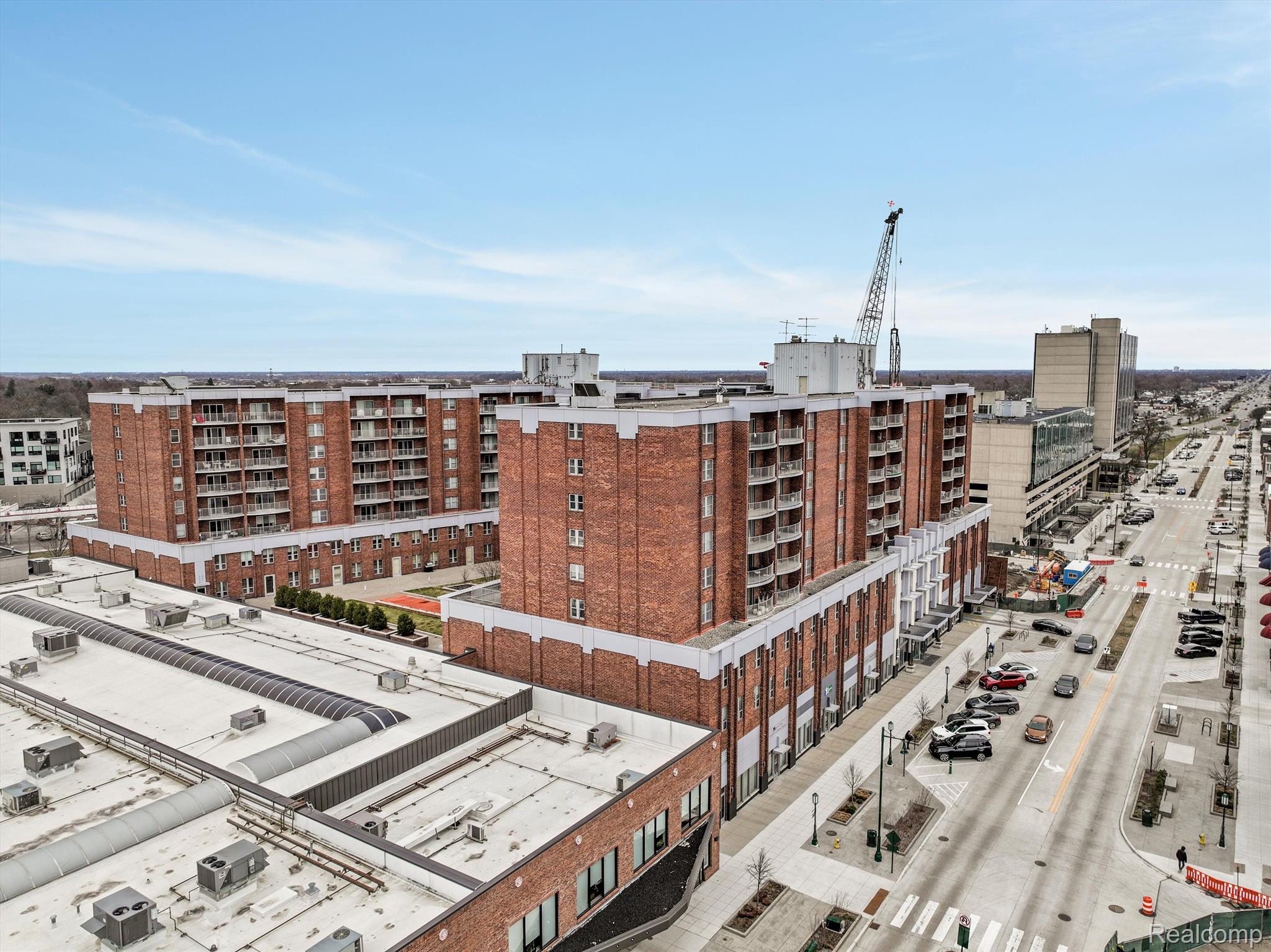 411 S Old Woodward Avenue 527