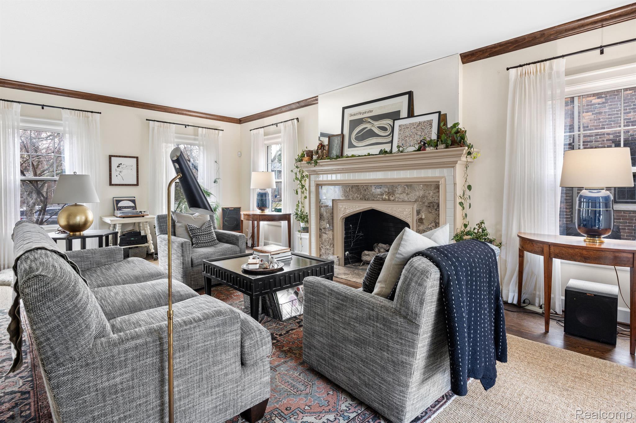 1435 KENSINGTON Avenue