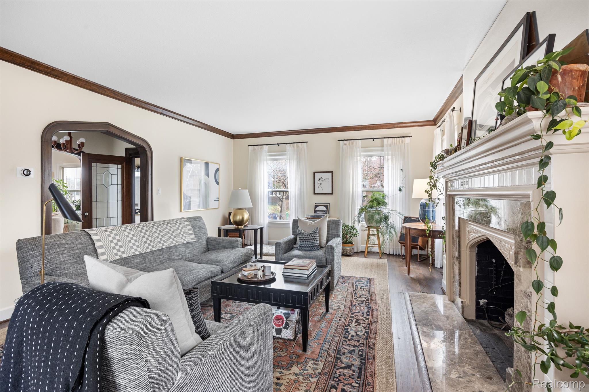 1435 KENSINGTON Avenue