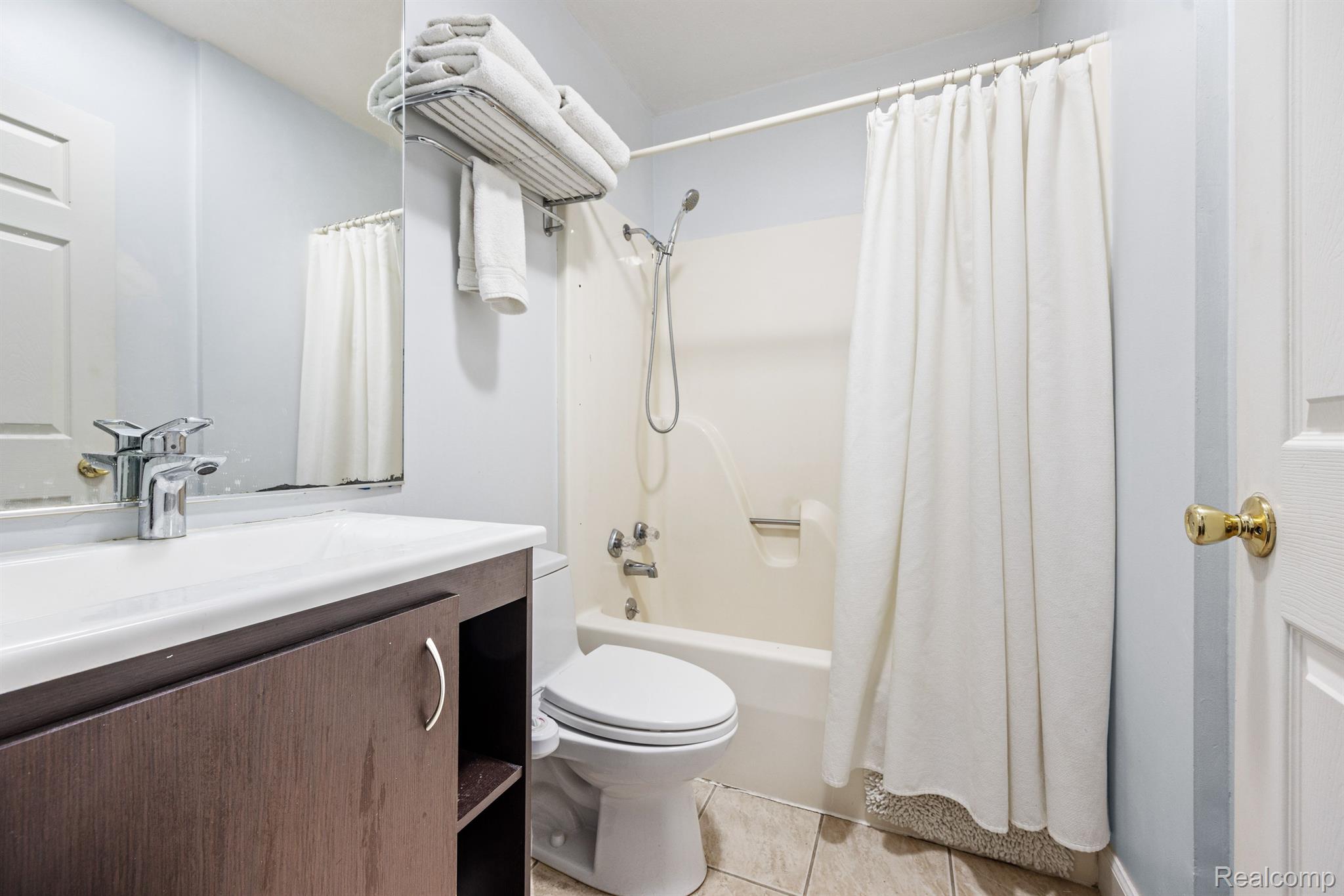 1435 KENSINGTON Avenue