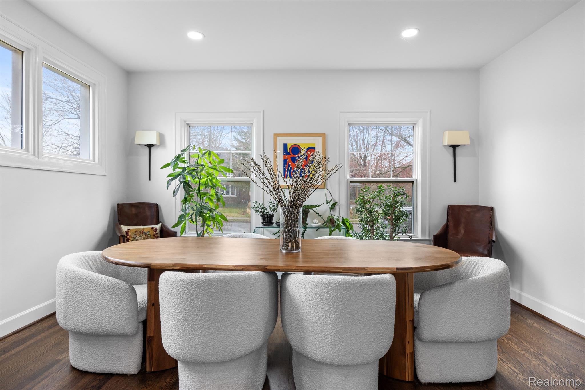 1435 KENSINGTON Avenue