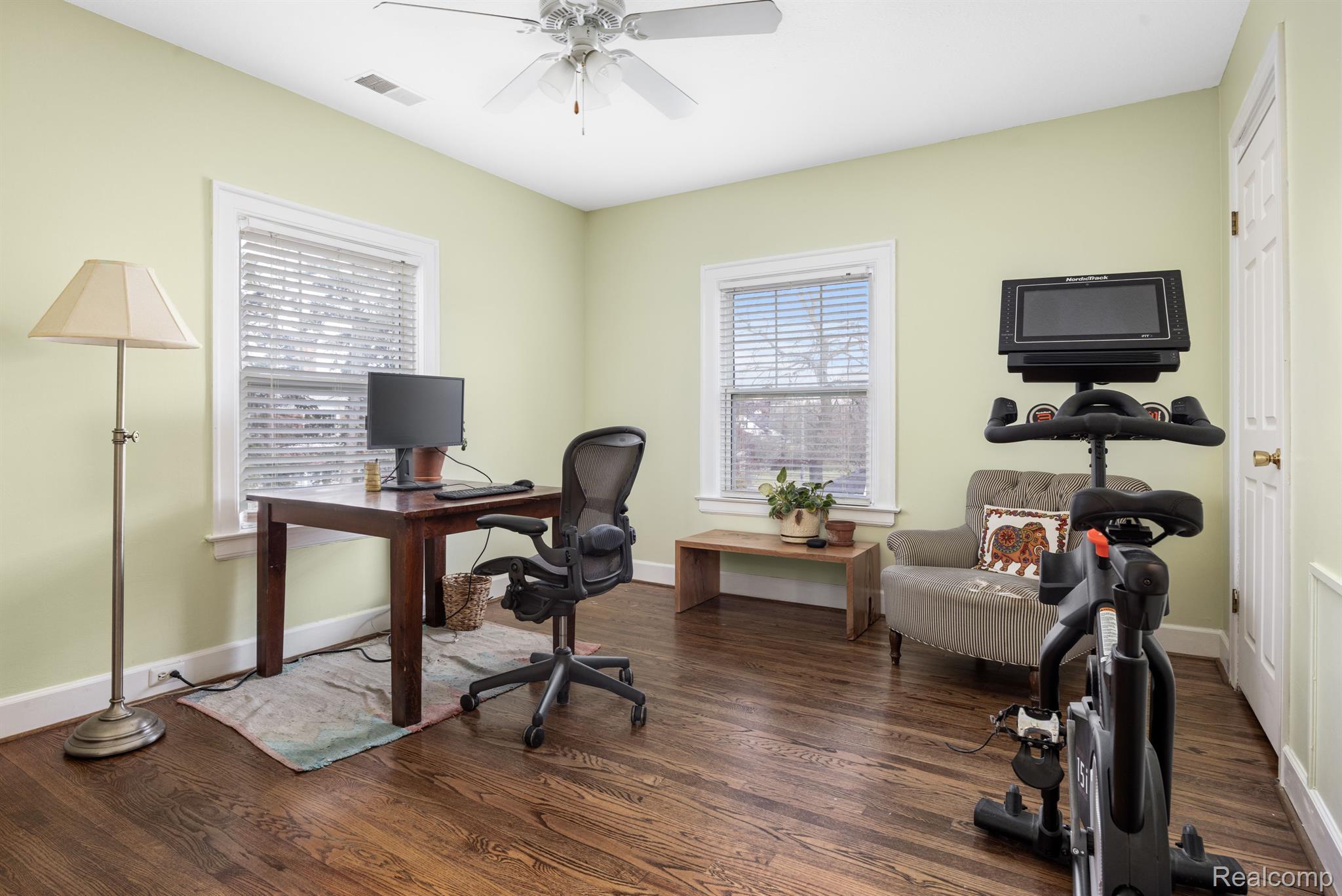 1435 KENSINGTON Avenue