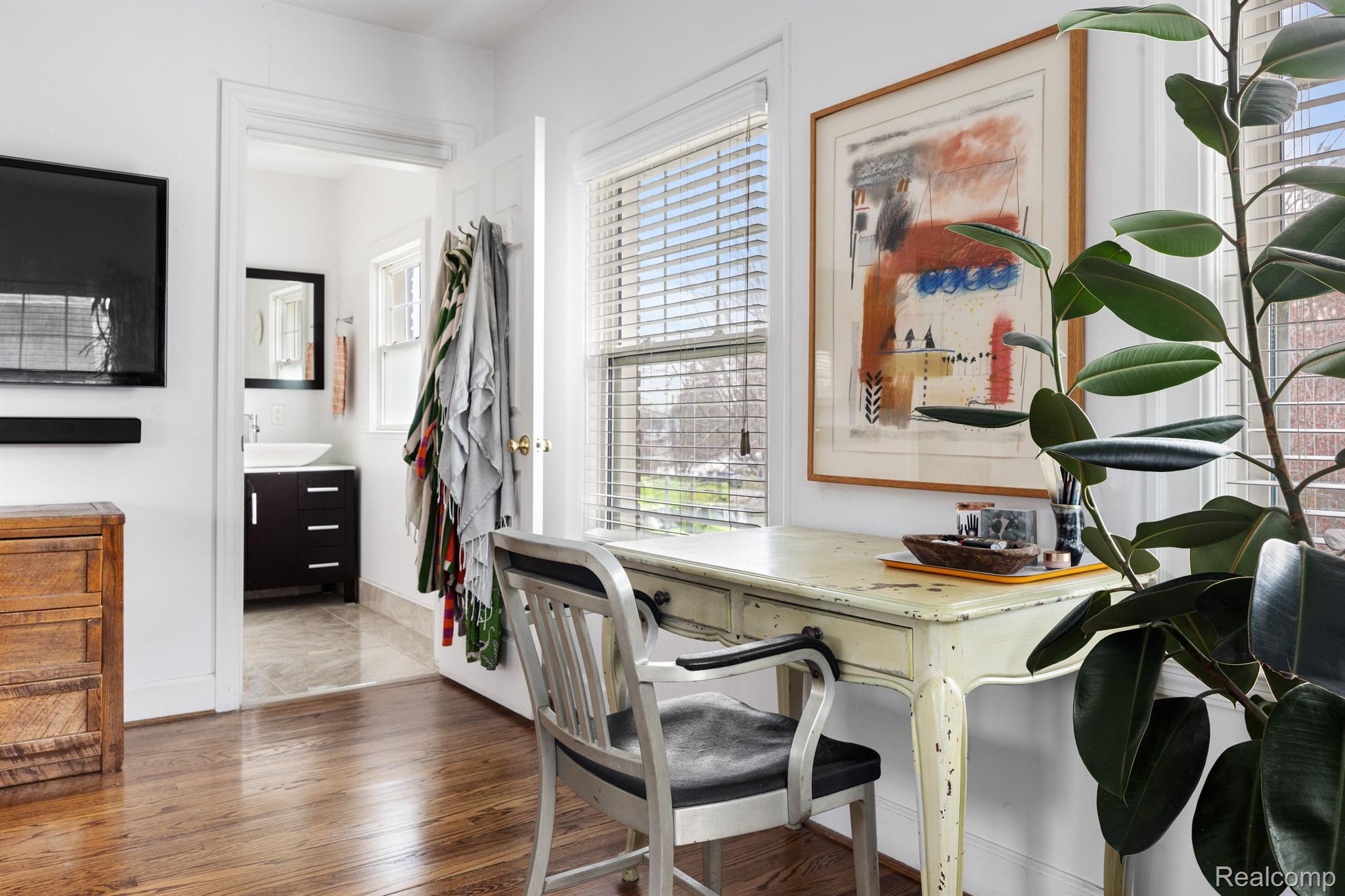 1435 KENSINGTON Avenue