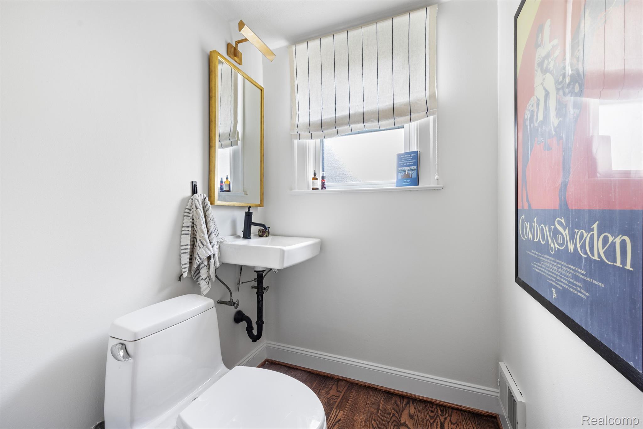 1435 KENSINGTON Avenue