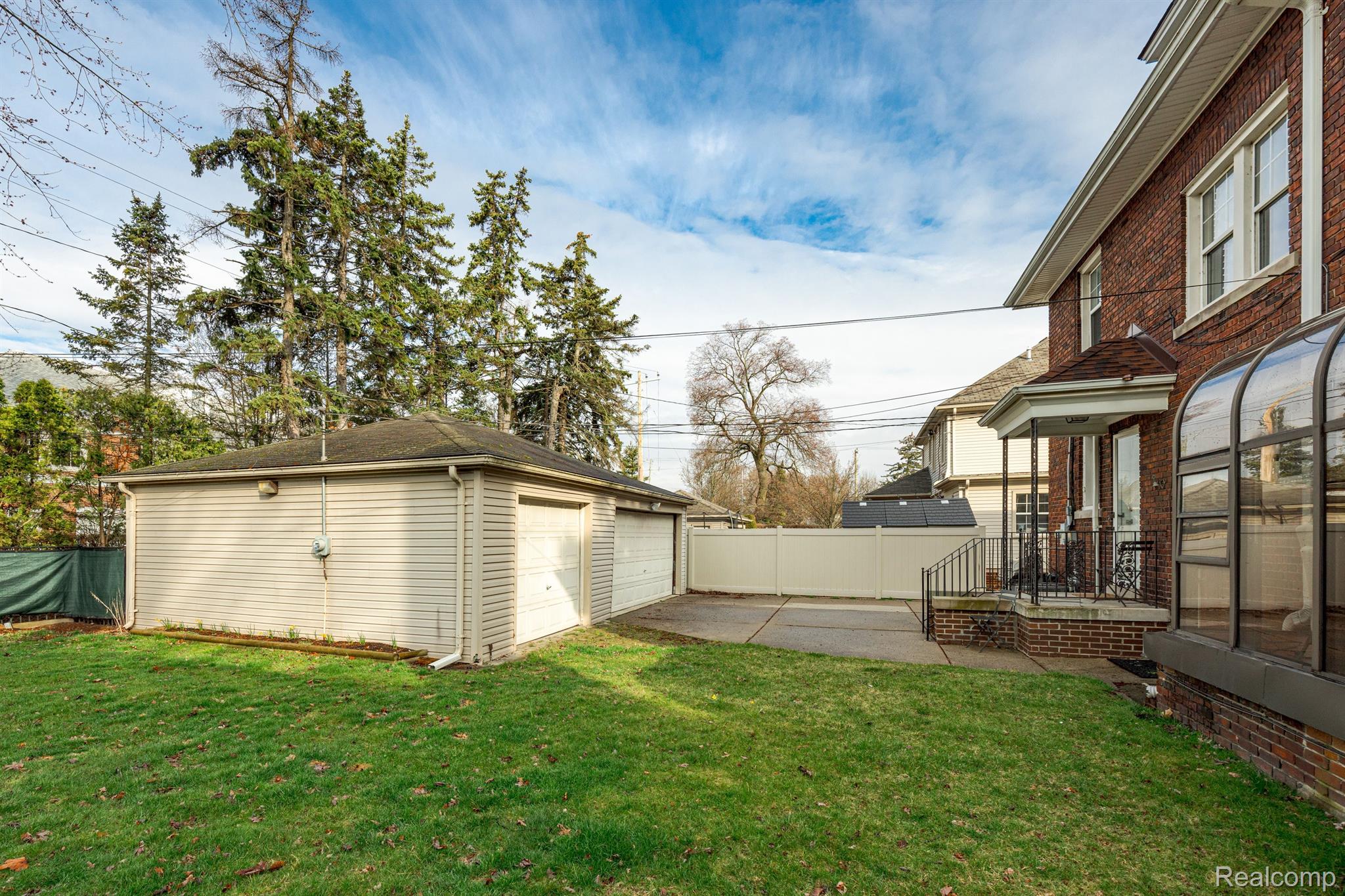 1435 KENSINGTON Avenue