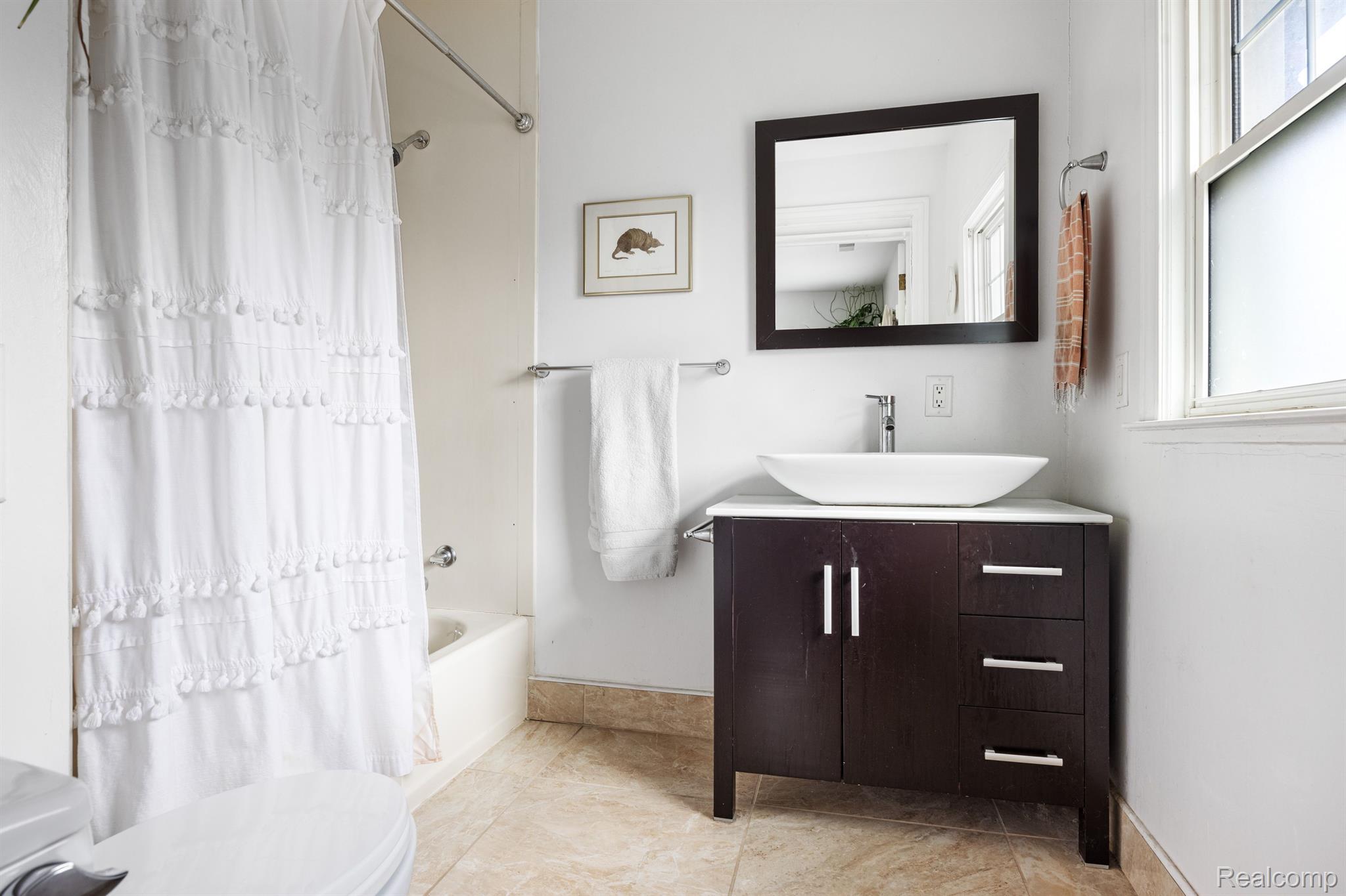 1435 KENSINGTON Avenue