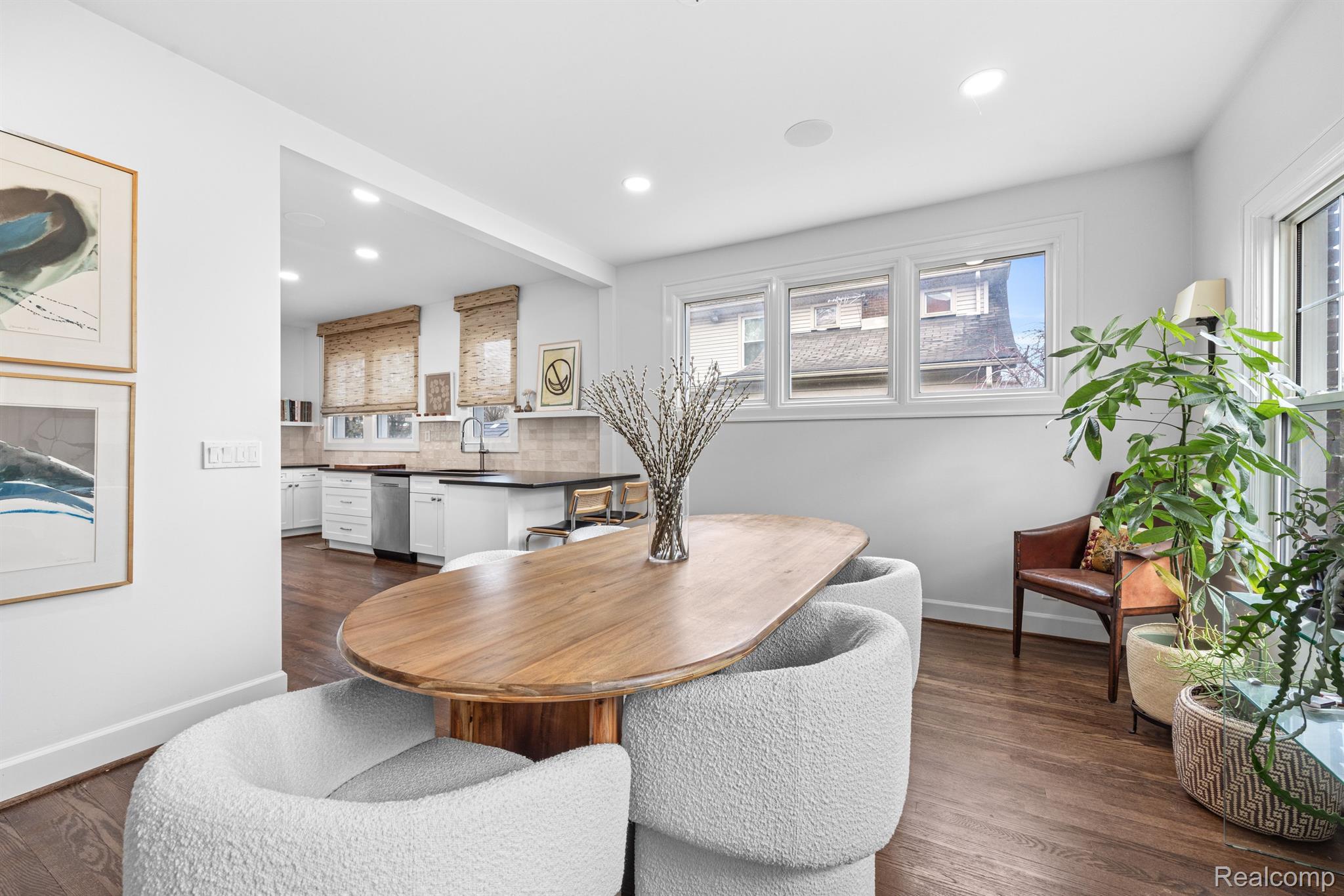 1435 KENSINGTON Avenue