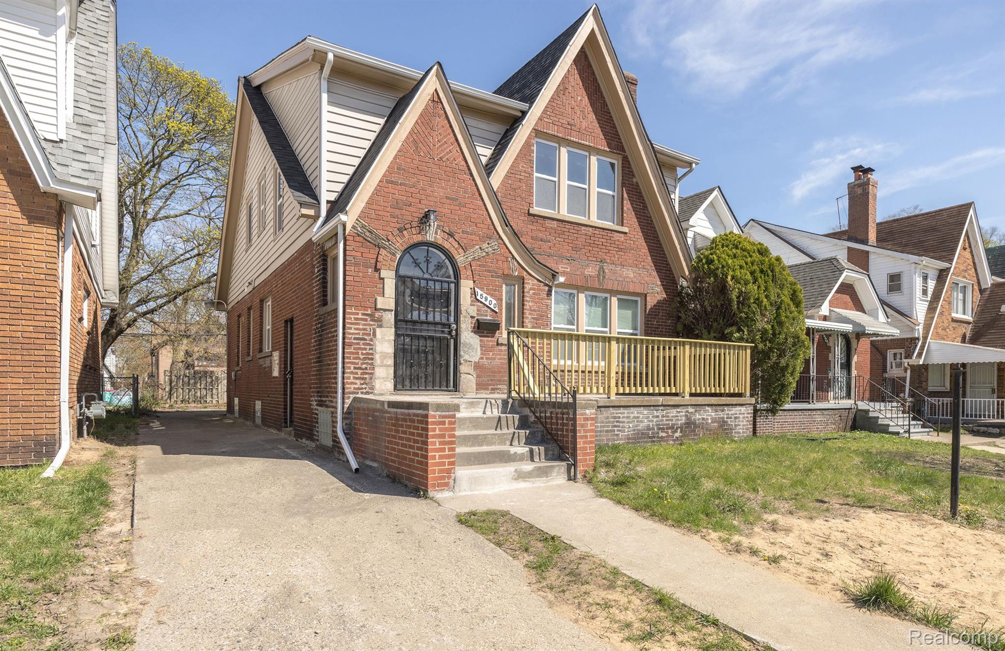 15900 WOODINGHAM Drive