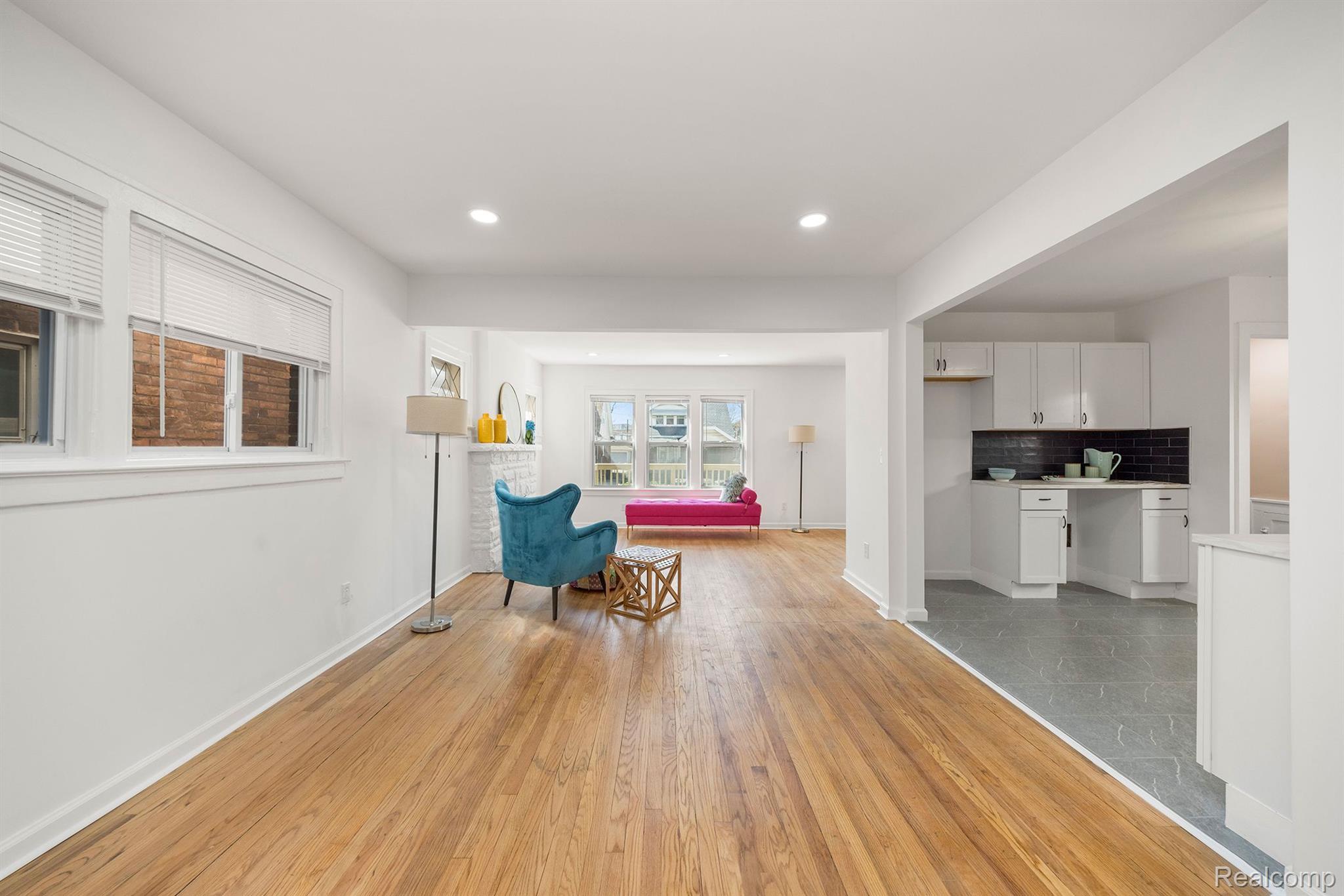 15900 WOODINGHAM Drive