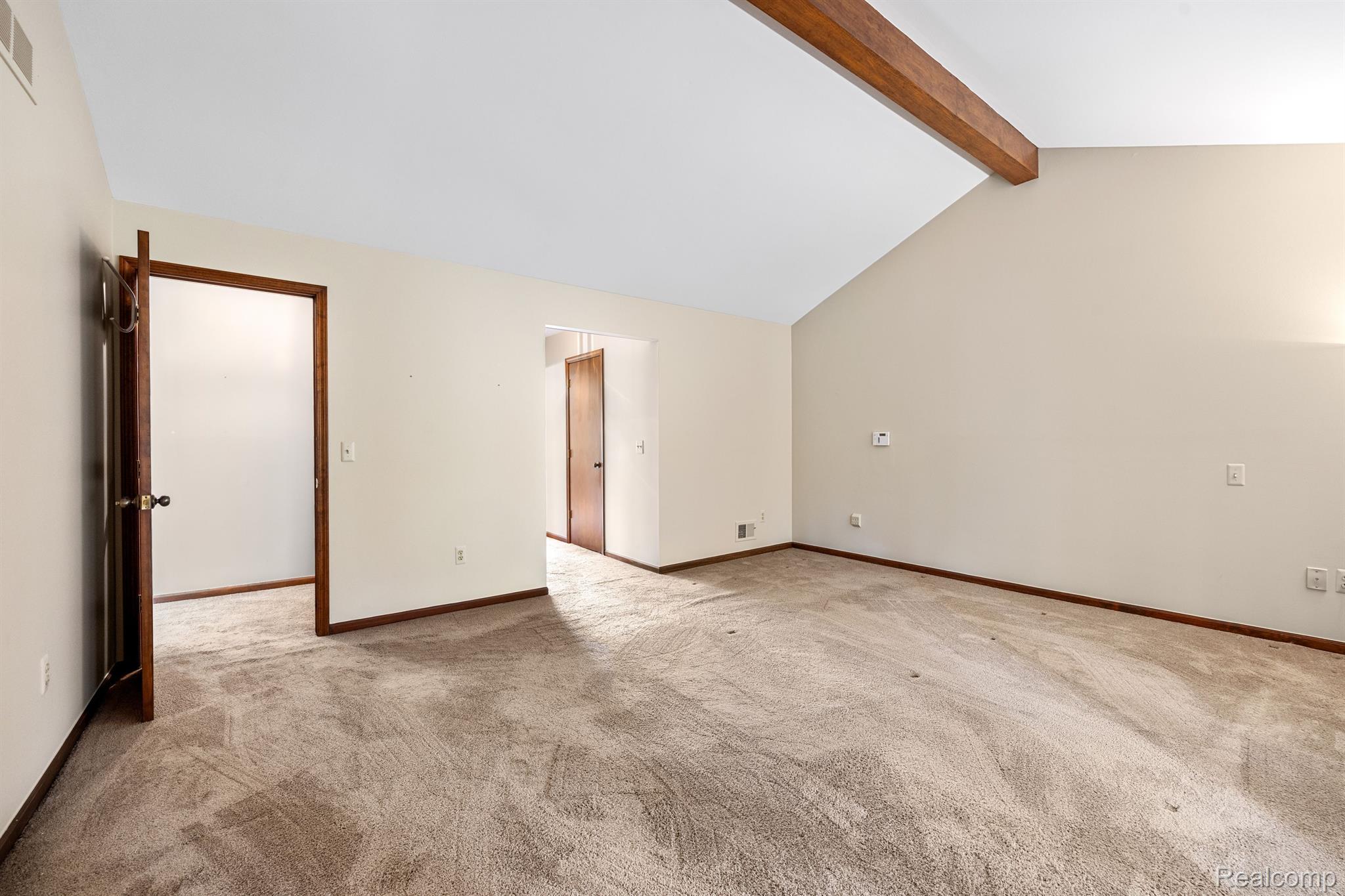 4876 MOONGLOW Drive