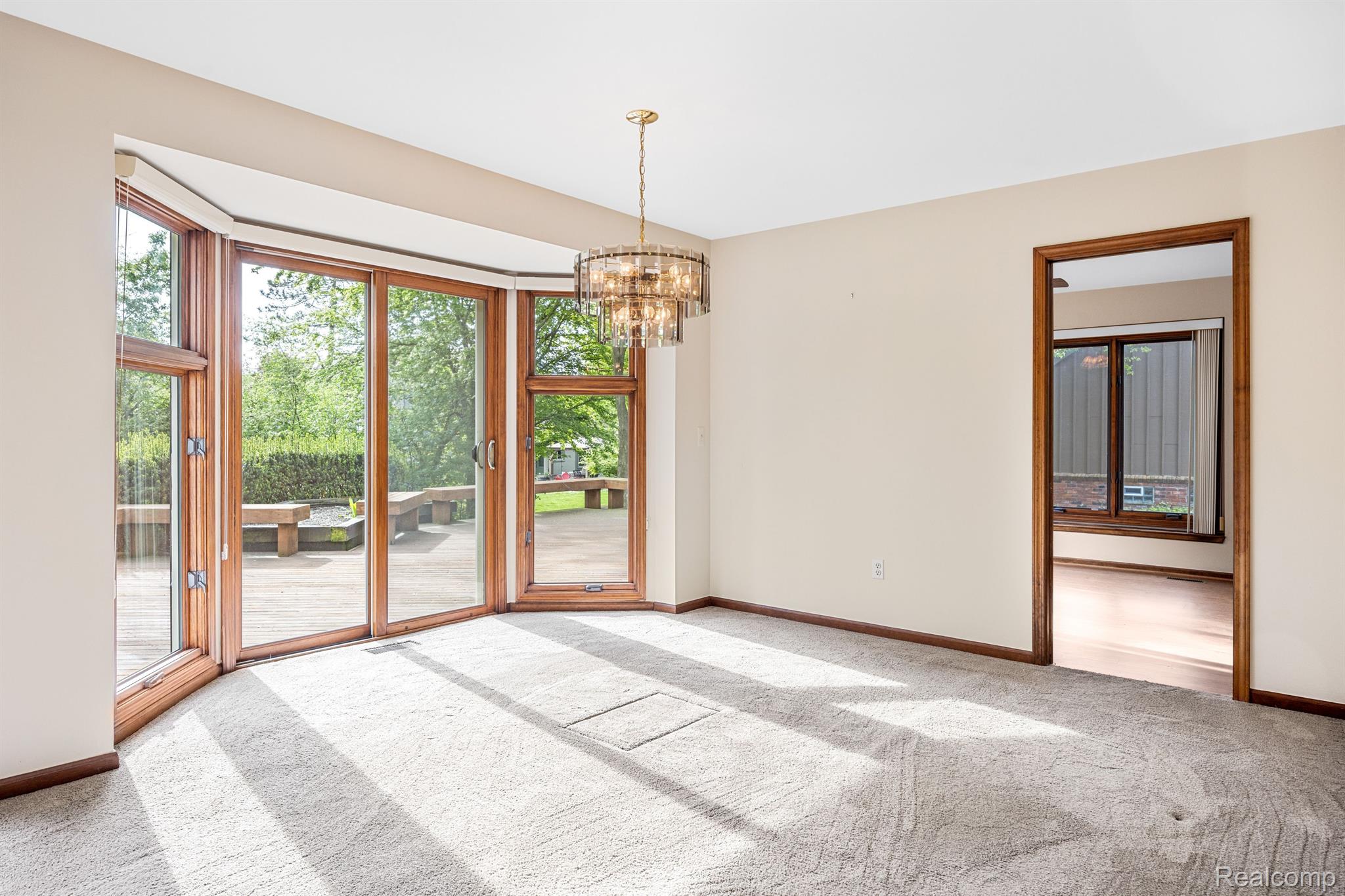 4876 MOONGLOW Drive