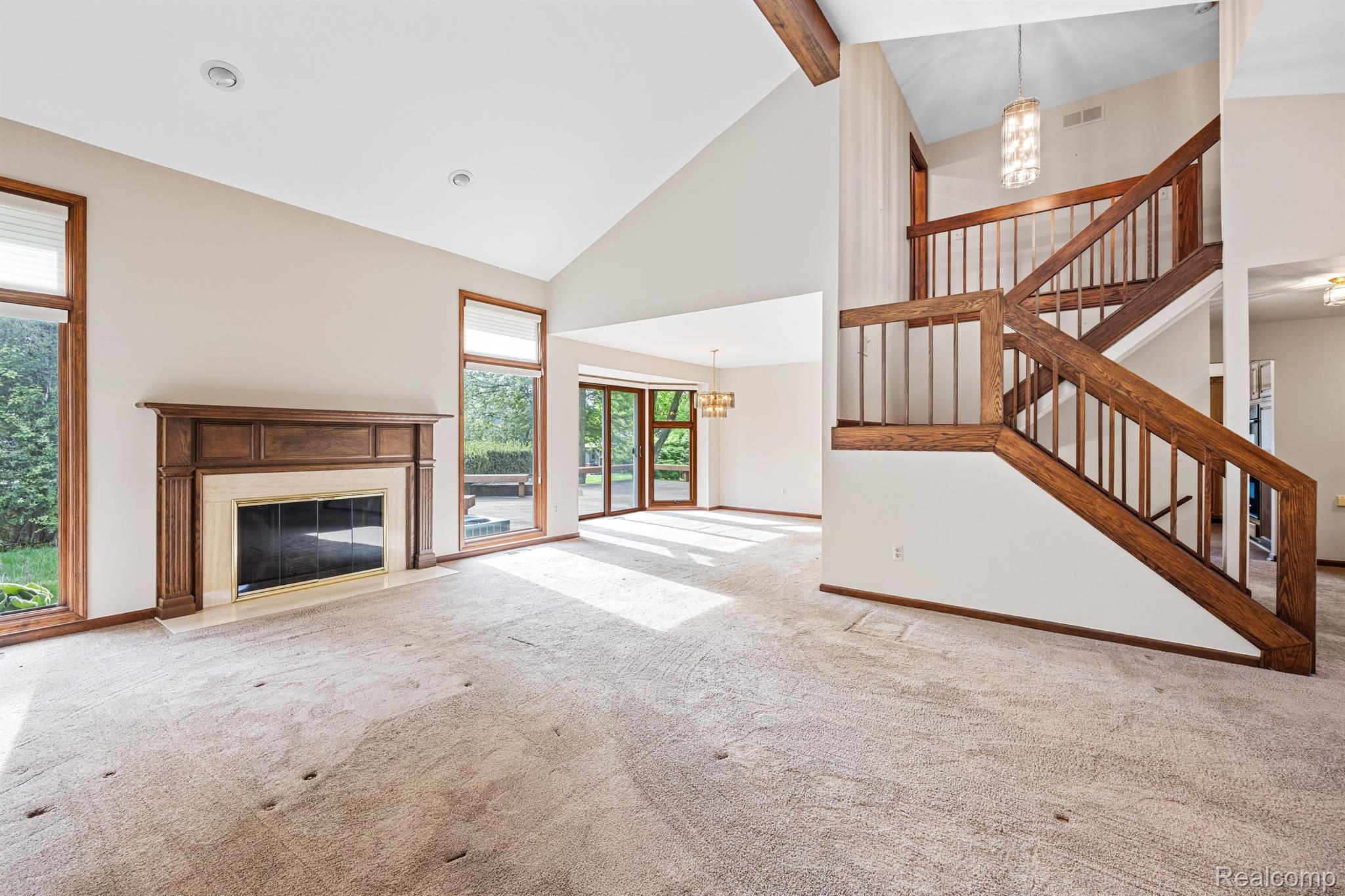 4876 MOONGLOW Drive