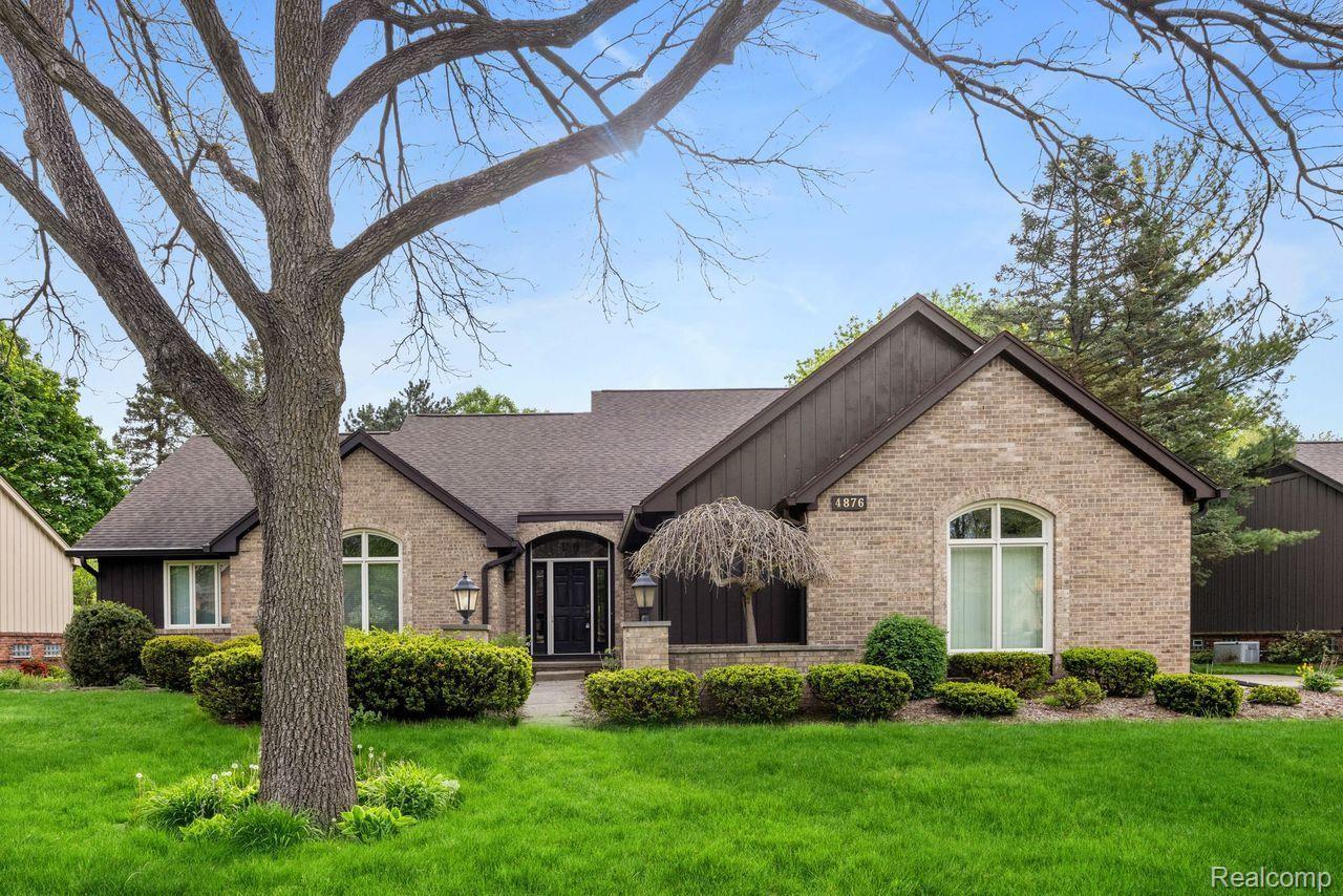4876 MOONGLOW Drive