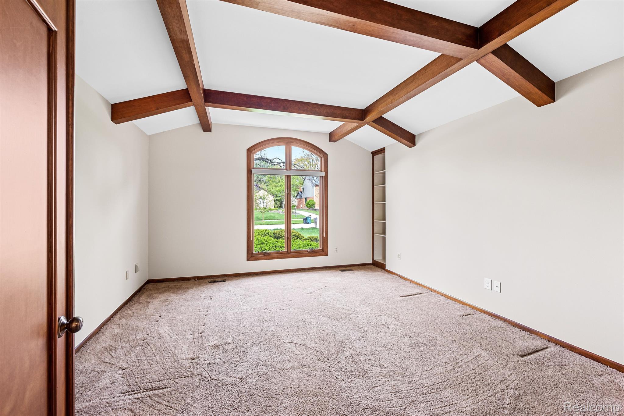 4876 MOONGLOW Drive