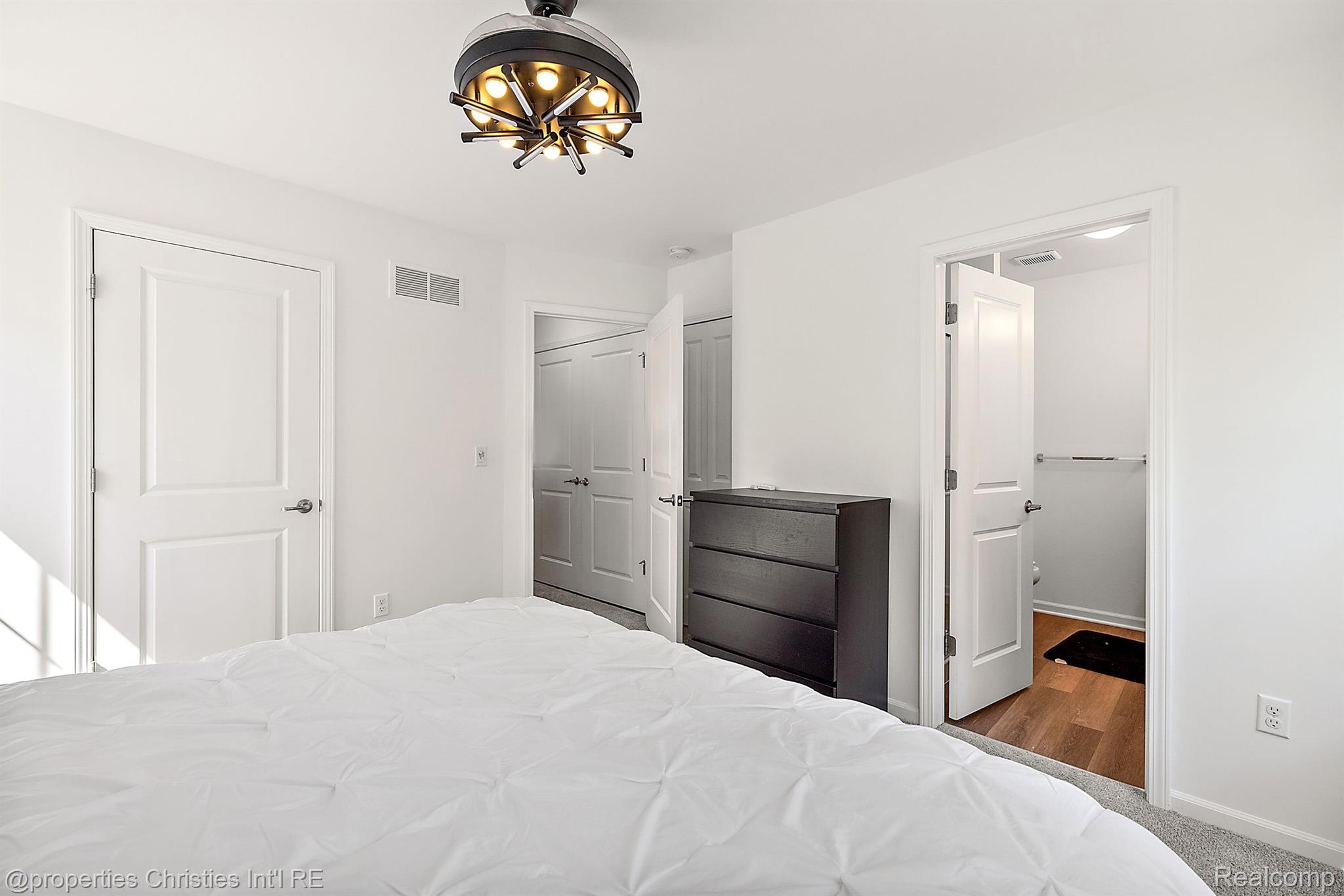 515 PARKSIDE Way 57