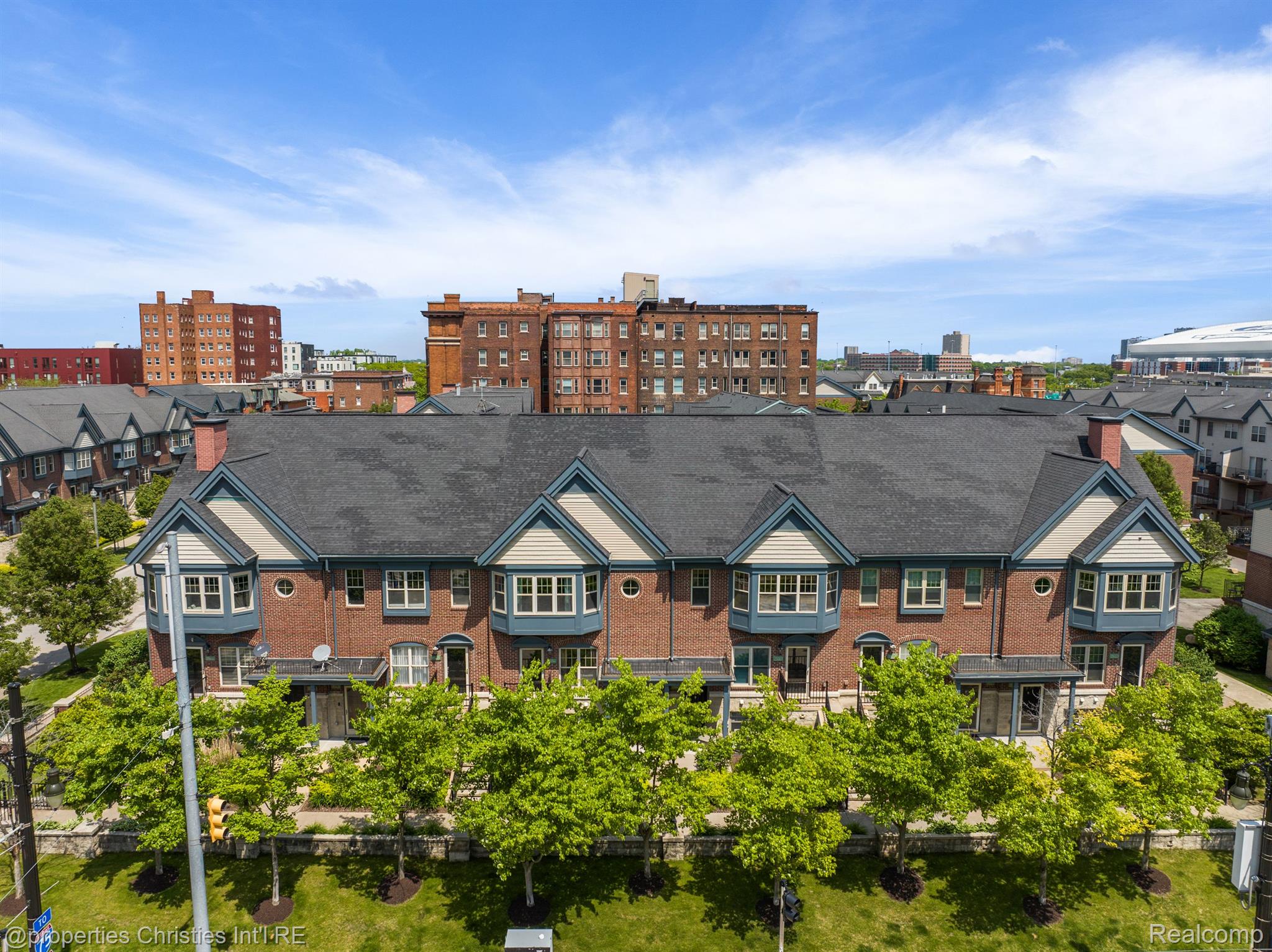 2554 WOODWARD Avenue