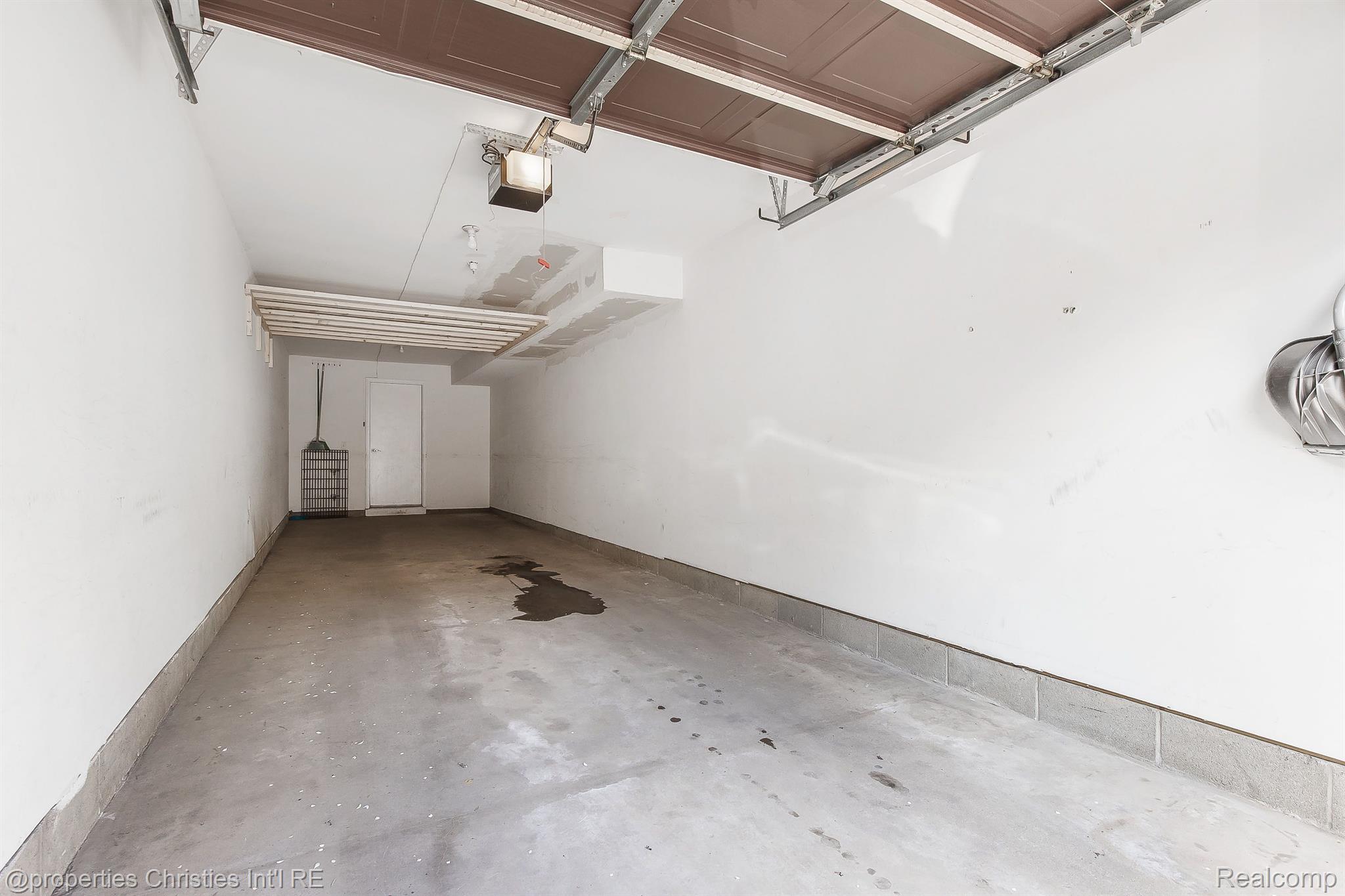 2554 WOODWARD Avenue