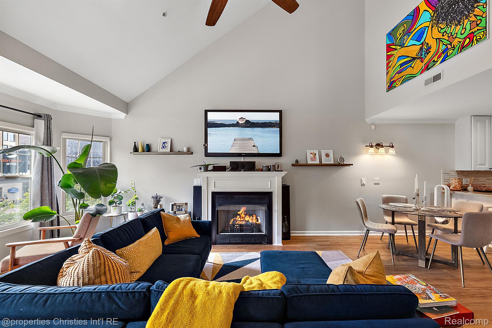 2554 WOODWARD Avenue