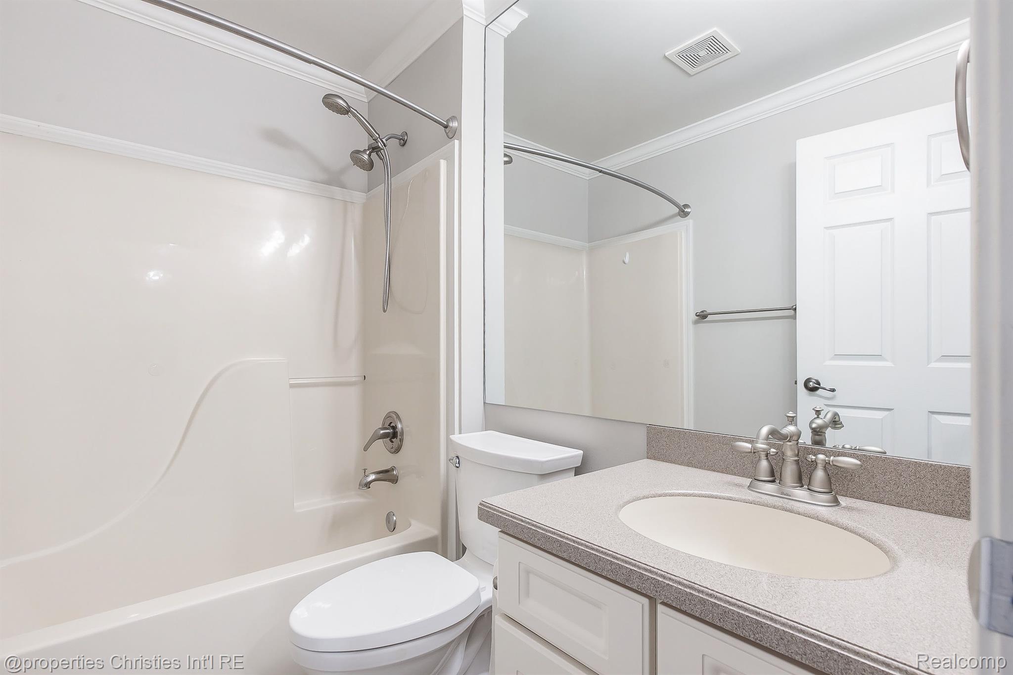 2554 WOODWARD Avenue