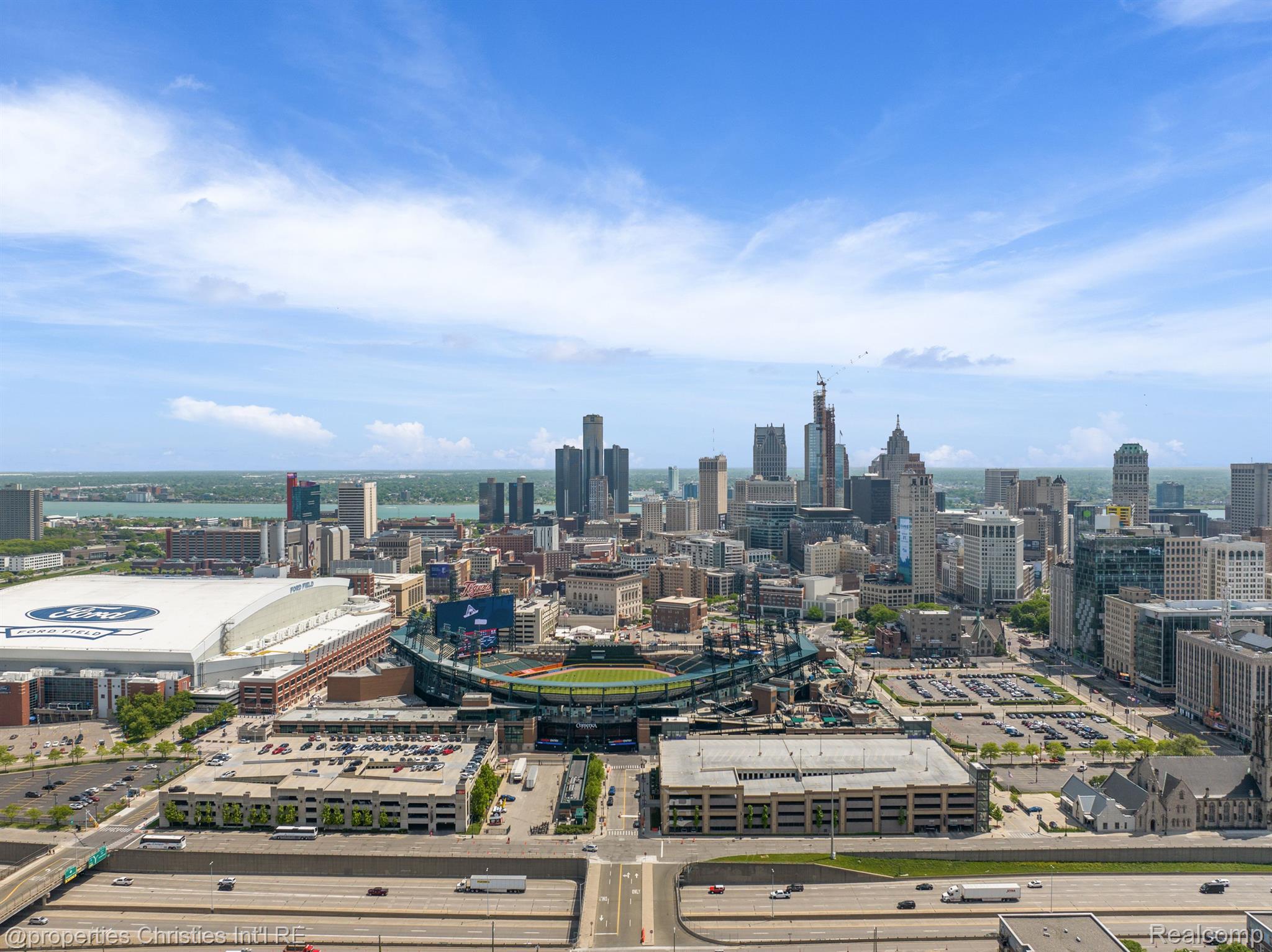 2554 WOODWARD Avenue