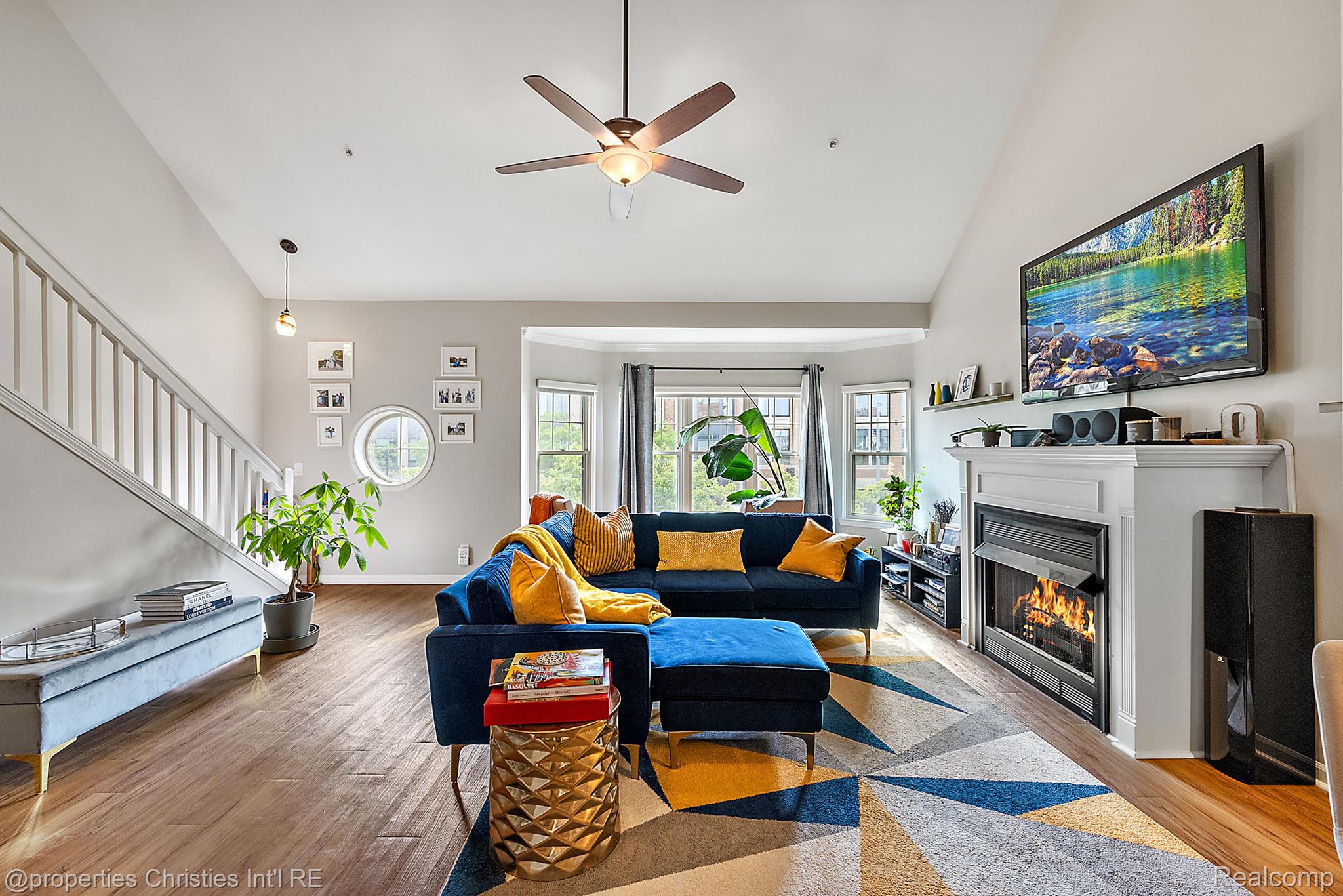 2554 WOODWARD Avenue