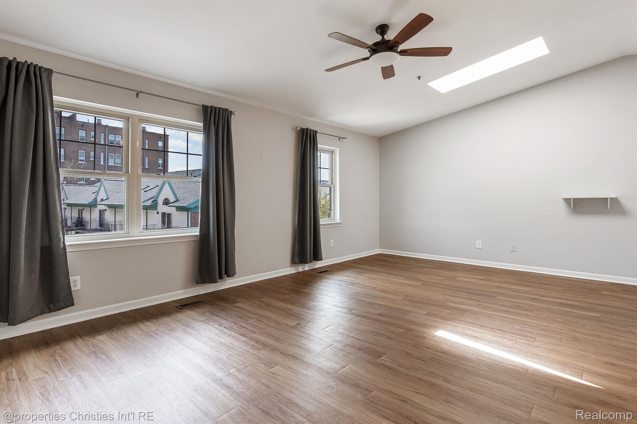 2554 WOODWARD Avenue