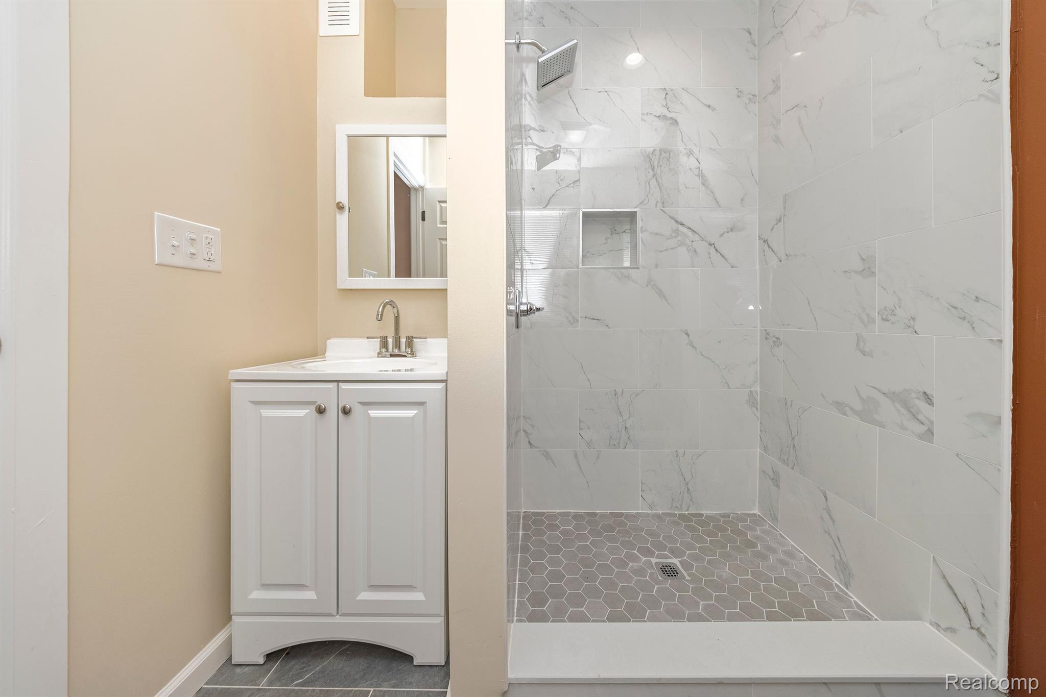 5519 NOTTINGHAM Road