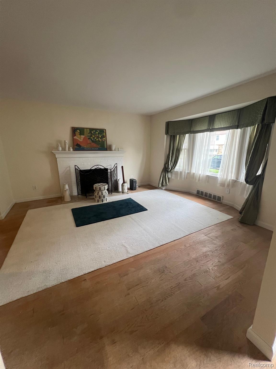 19727 SORRENTO Street