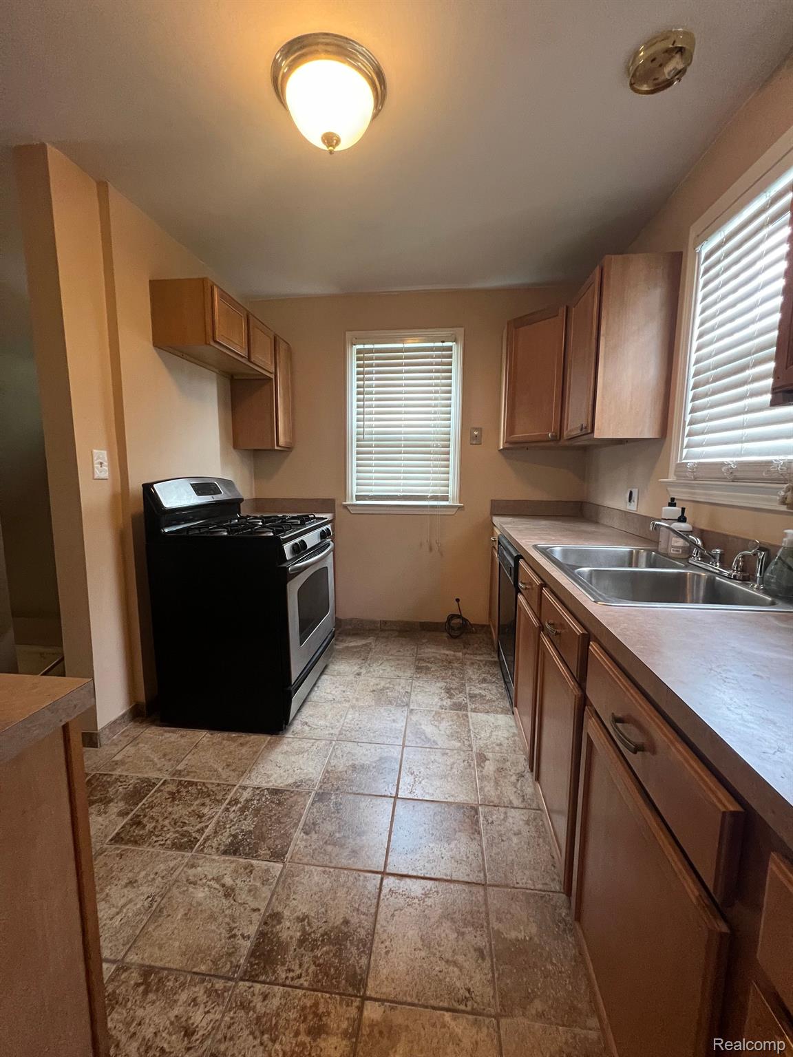 19727 SORRENTO Street