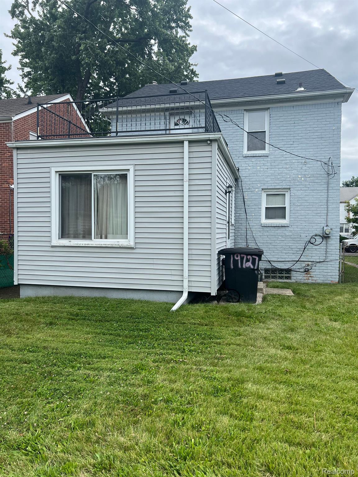 19727 SORRENTO Street