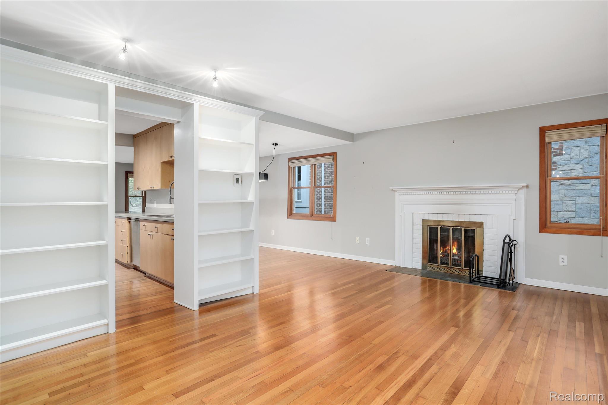 549 Lakeview Avenue